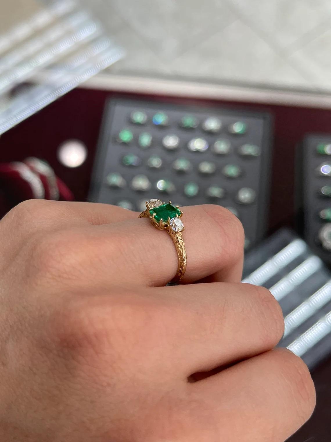 Women's 1.80tcw 18K Victorian Three Stone Emerald & Diamond Carved Three Stone Ring For Sale