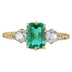 1.80tcw 18K Victorian Three Stone Emerald & Diamond Carved Three Stone Ring (bague victorienne à trois pierres, émeraude et diamant)