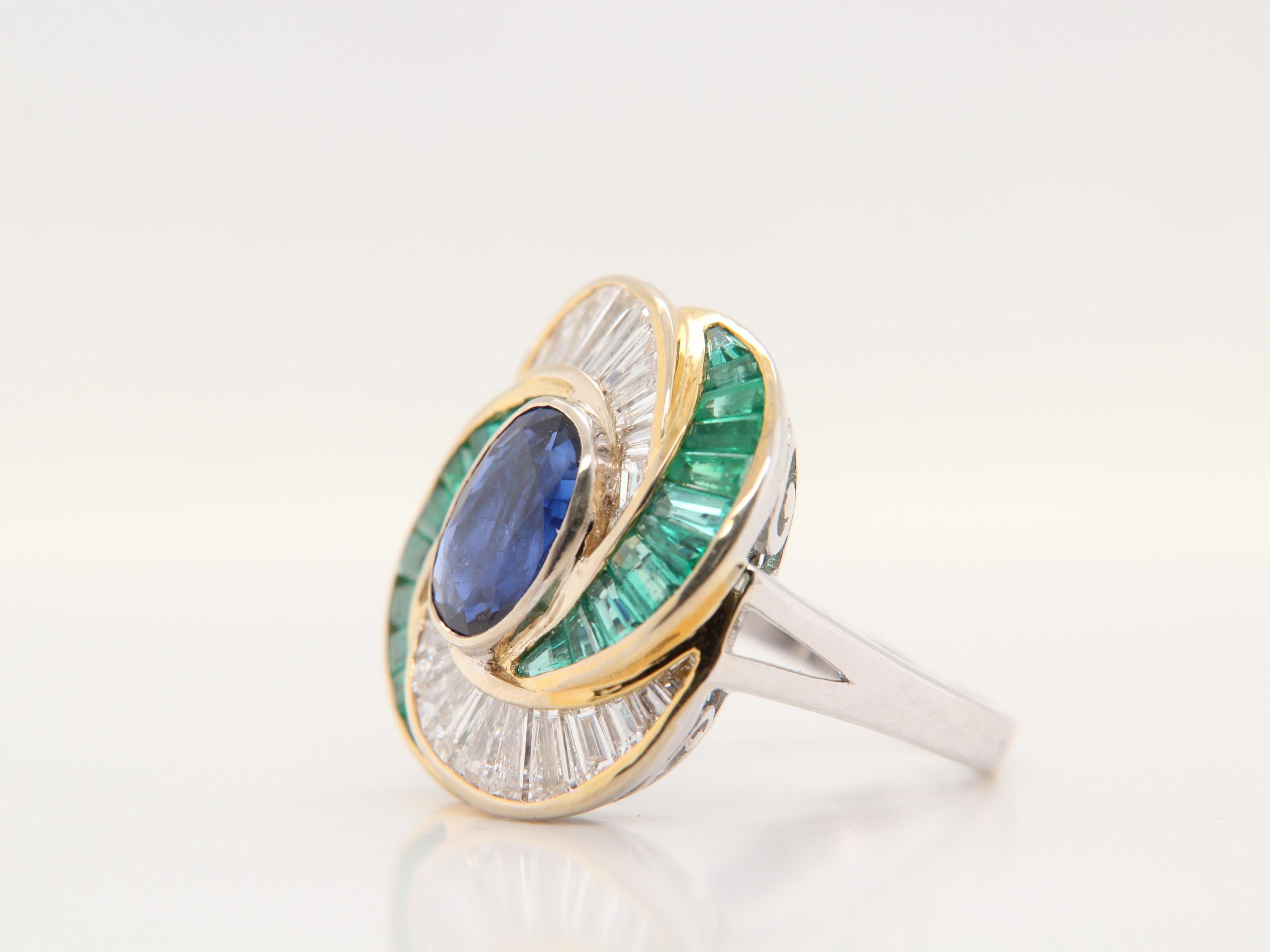 Gubelin 3 Carat No Heat Burmese Blue Sapphire and Diamond 18 Karat Gold Ring In New Condition For Sale In Bangkok, TH