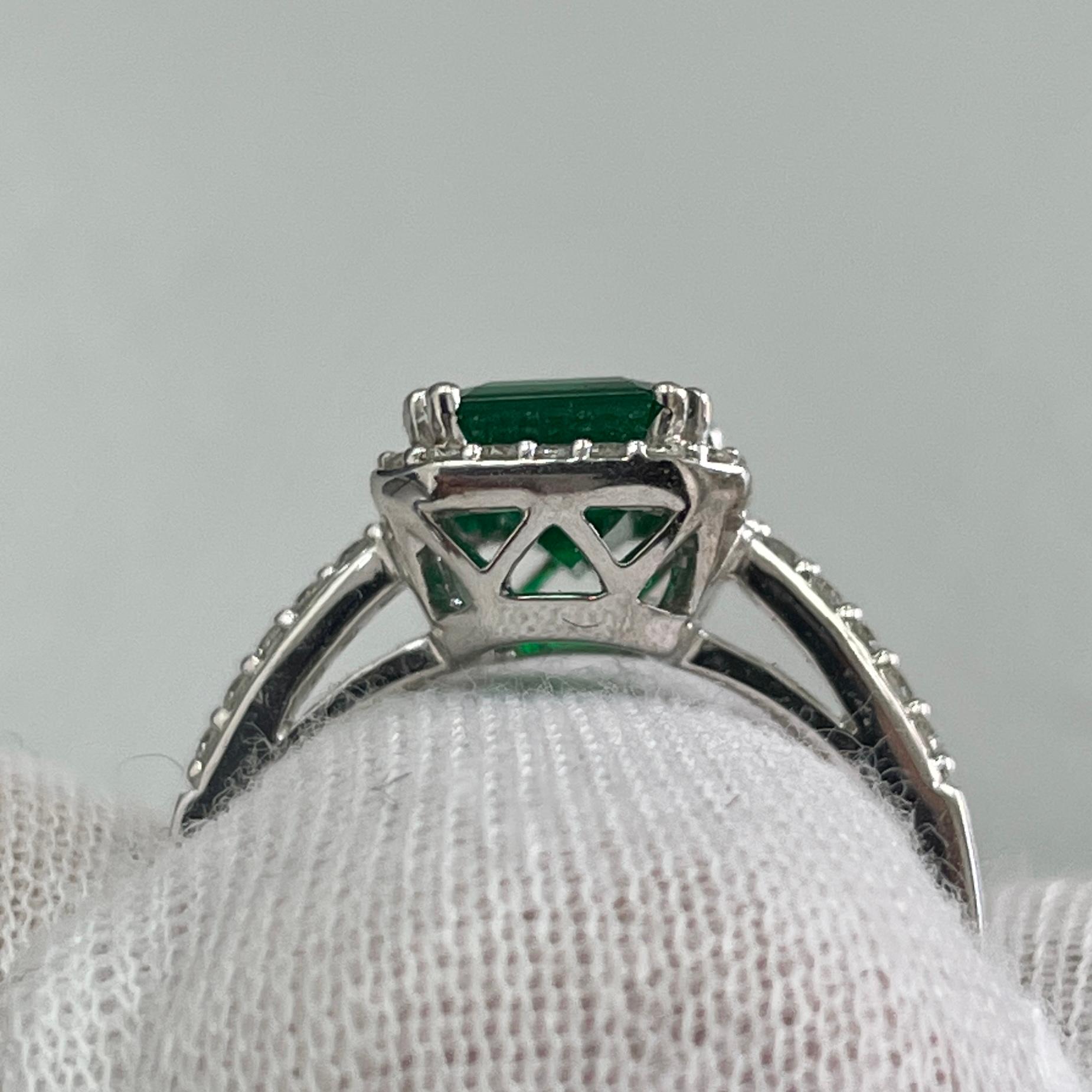 1.81 Carat Emerald & Diamond White Gold Ring In New Condition For Sale In New York, NY