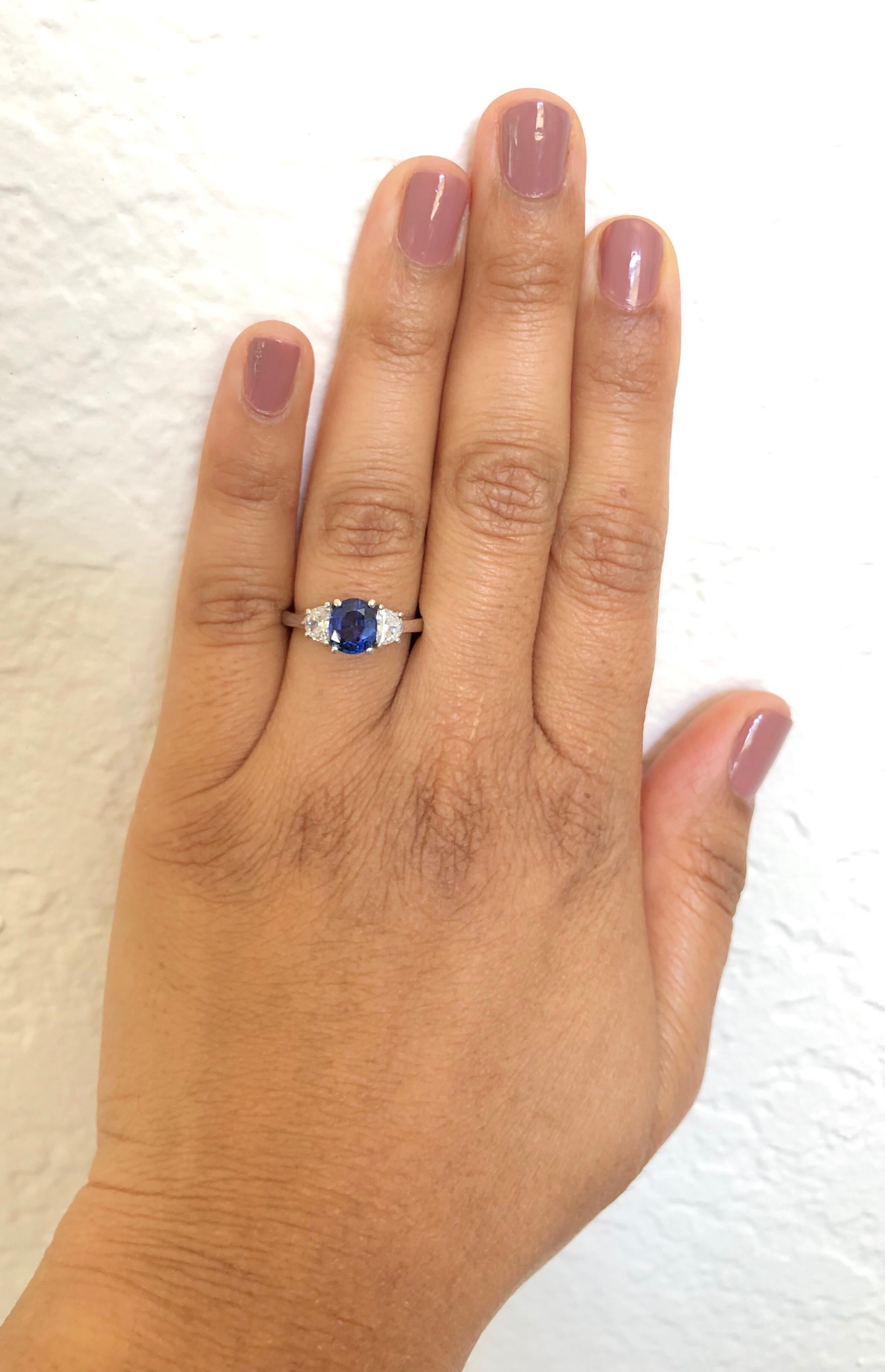 1,81 Karat GIA zertifizierter Saphir Diamant 18 Karat Weißgold Drei-Stein-Ring Damen im Angebot
