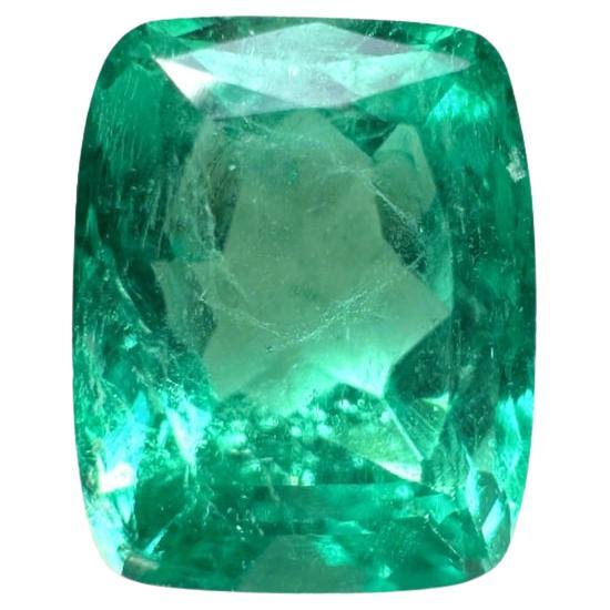 1,81 carati di smeraldo colombiano verde Jyotish VVS - gemma allungata con taglio a cuscino in vendita