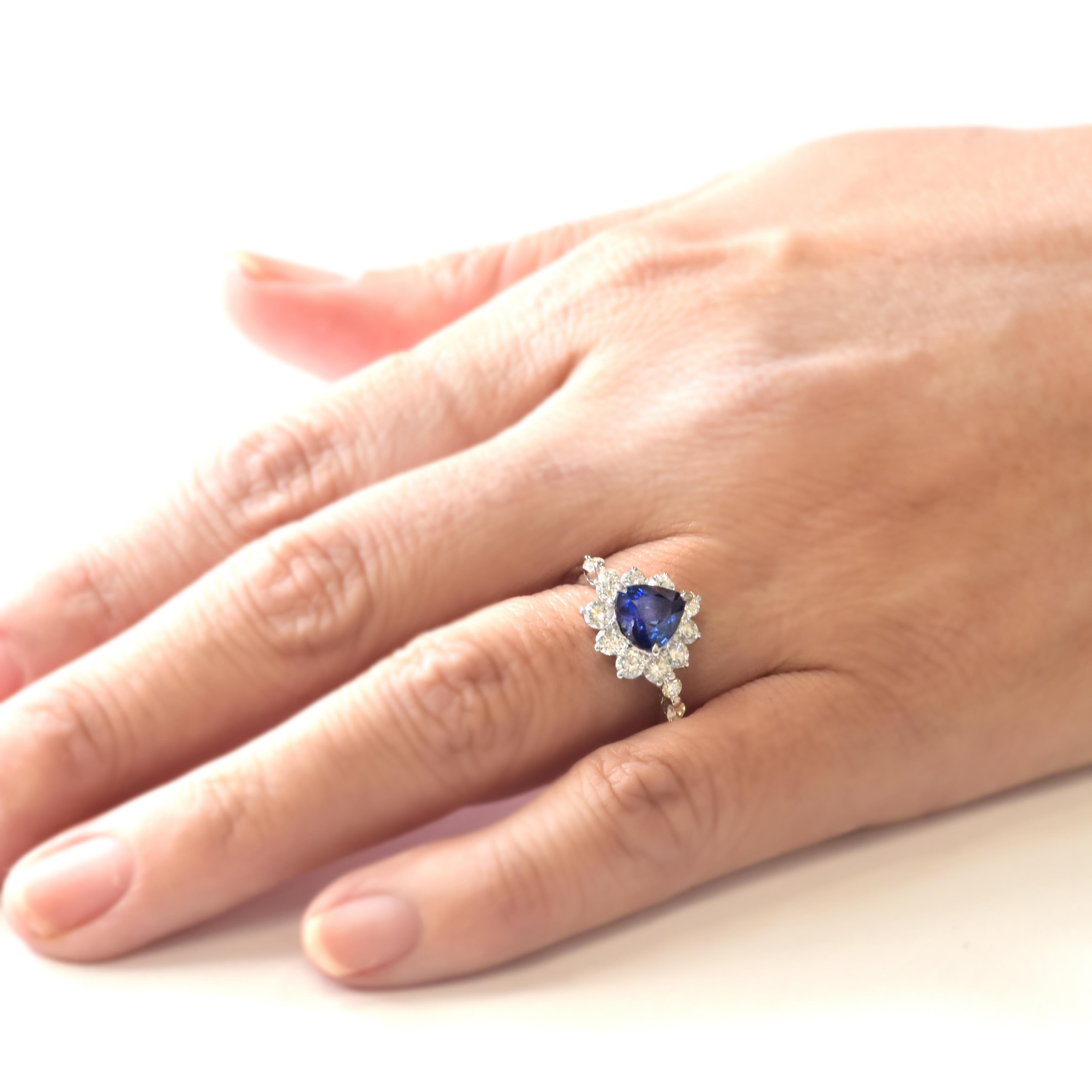 1.81 Carat Natural Ceylon Sapphire and Diamond Ring Made in Platinum For Sale 1