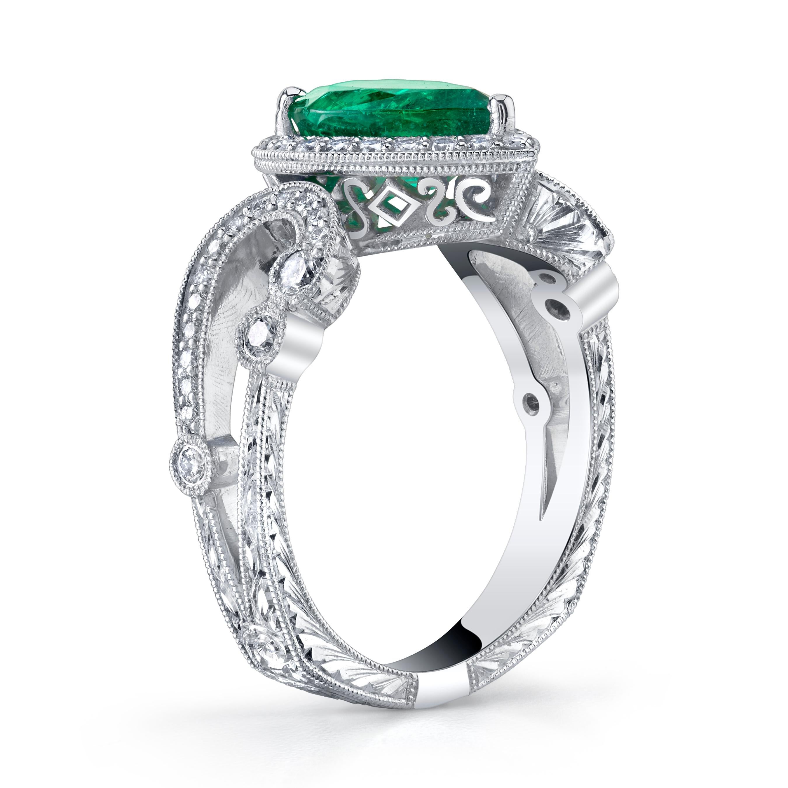 Modern 1.81 Carat Pear Shape Columbian Emerald & Diamond Ring For Sale