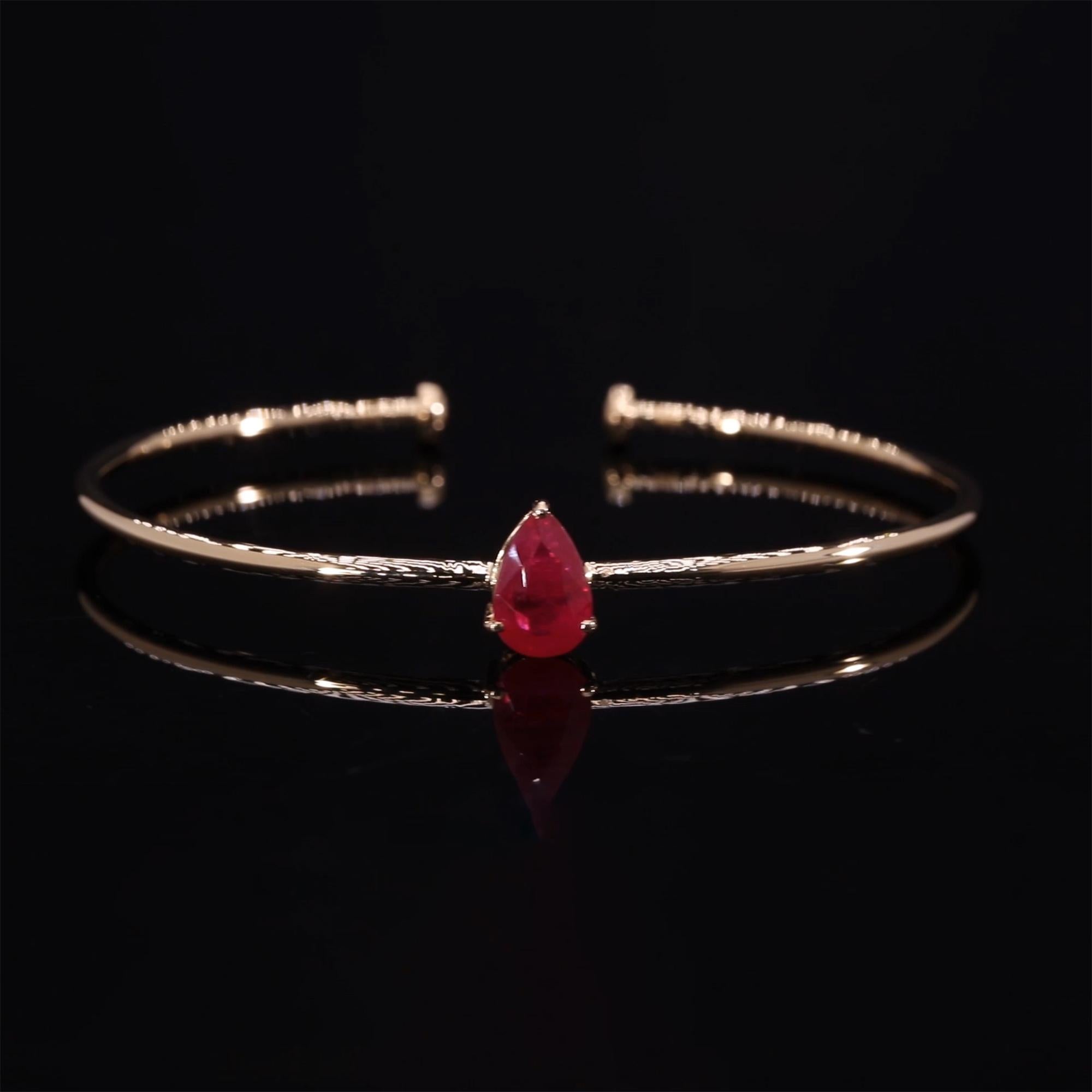 1.81 Carat Red Gemstone Bangle Bracelet 14 Karat Solid Yellow Gold Fine Jewelry For Sale 1