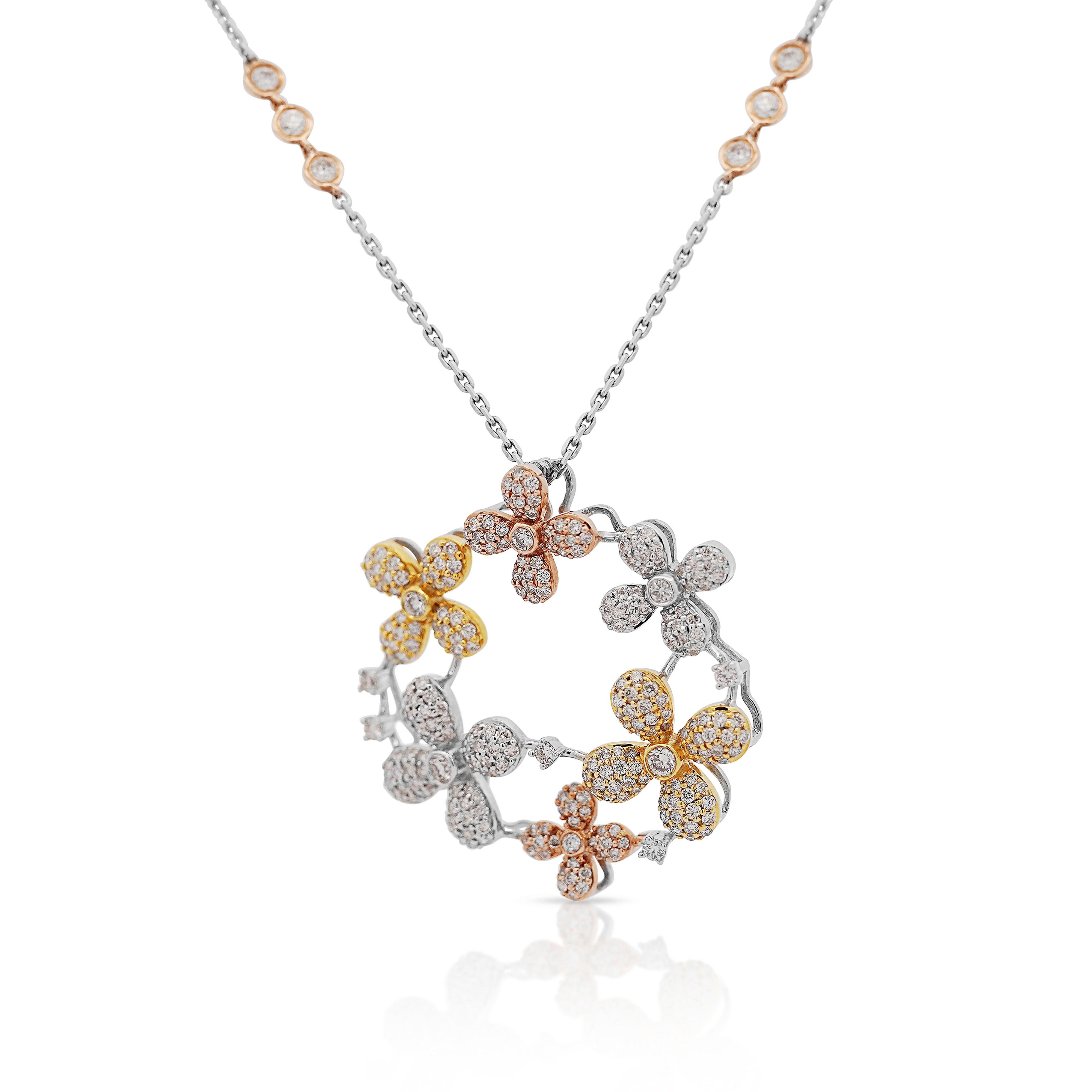 Contemporain Collier à pendentif couronne de fleurs en or tricolore 14K et diamant rond de 1,81 carat en vente