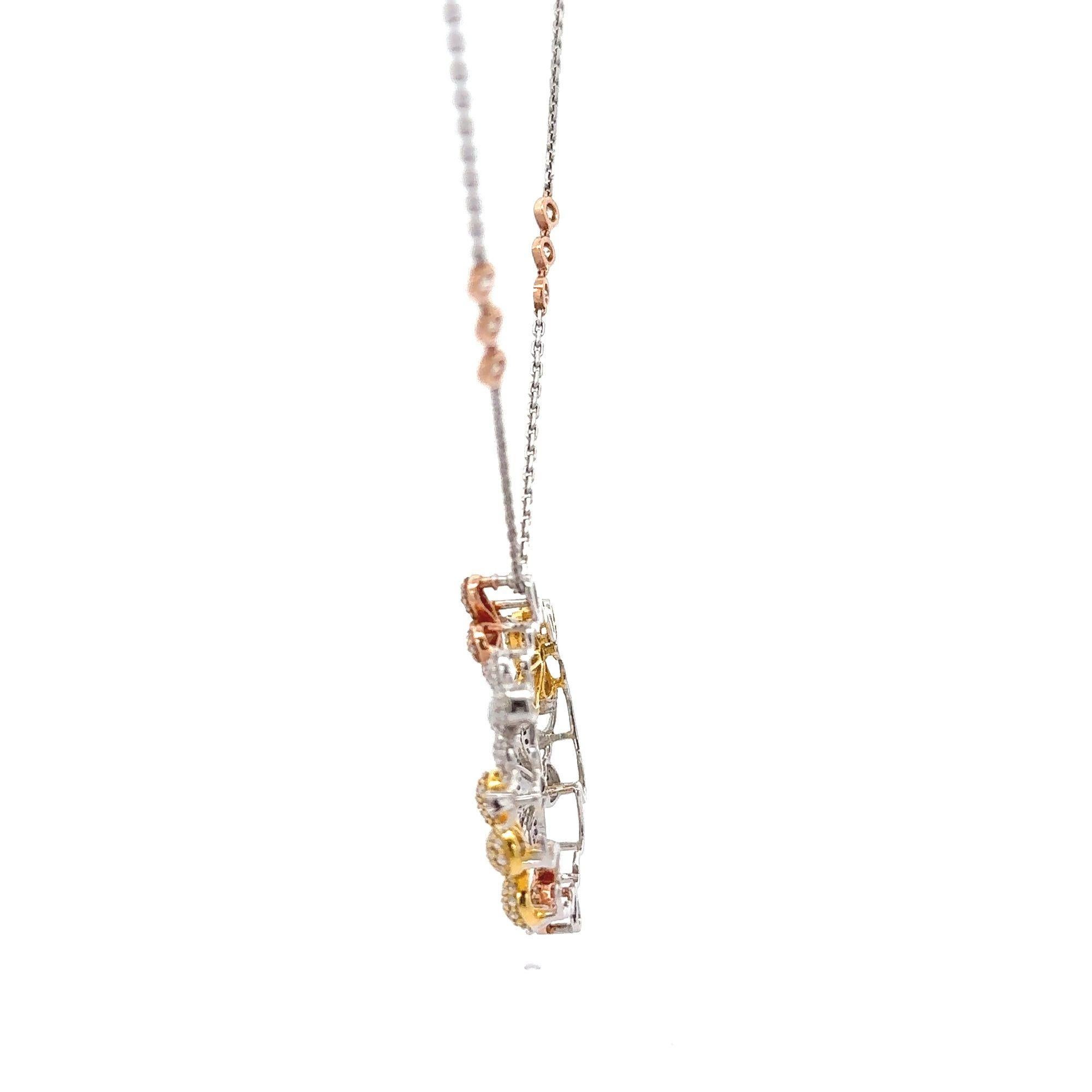 Taille ronde Collier à pendentif couronne de fleurs en or tricolore 14K et diamant rond de 1,81 carat en vente