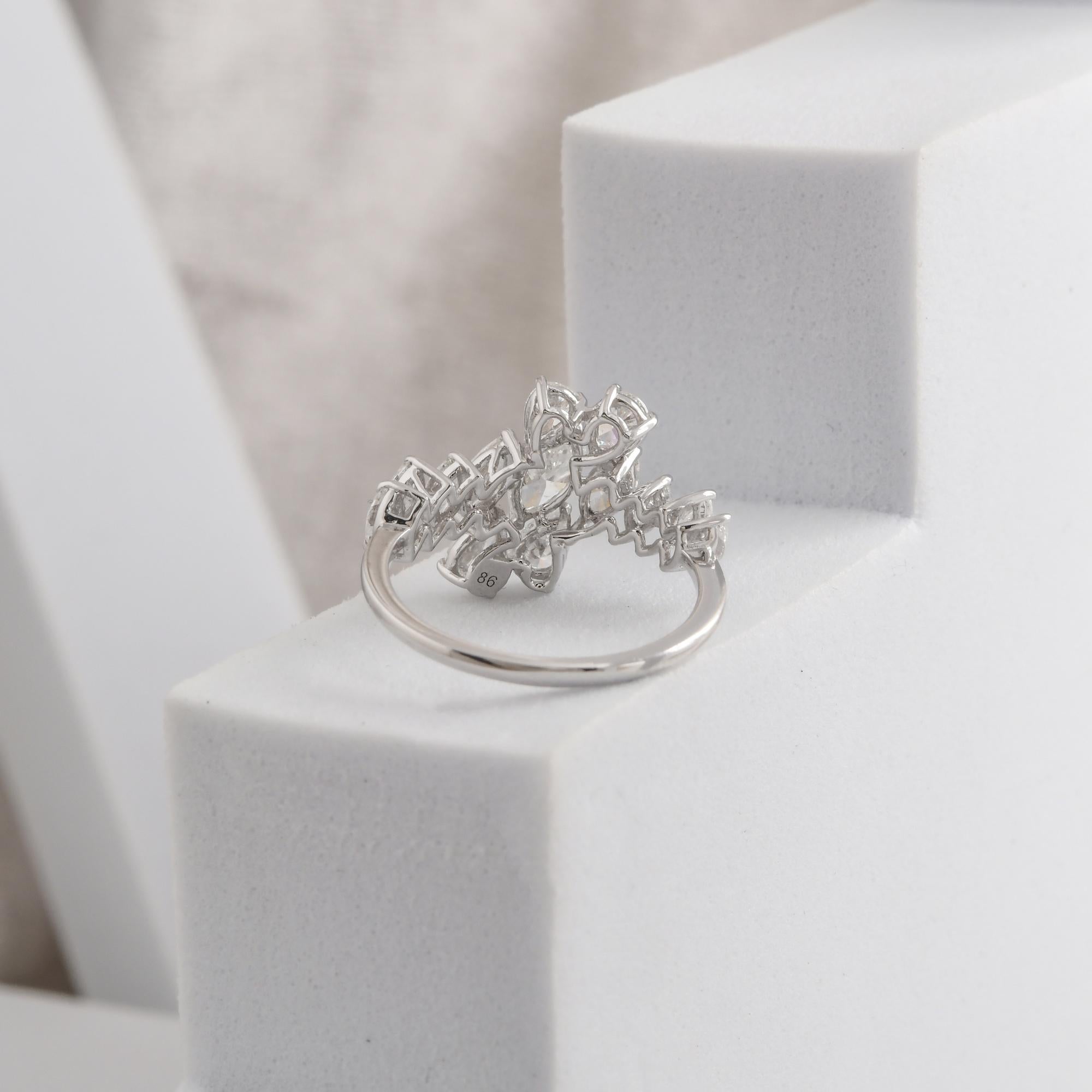 Im Angebot: 1,81 Karat SI/H Naturdiamant massiv Weißgold Cluster Ehering () 8