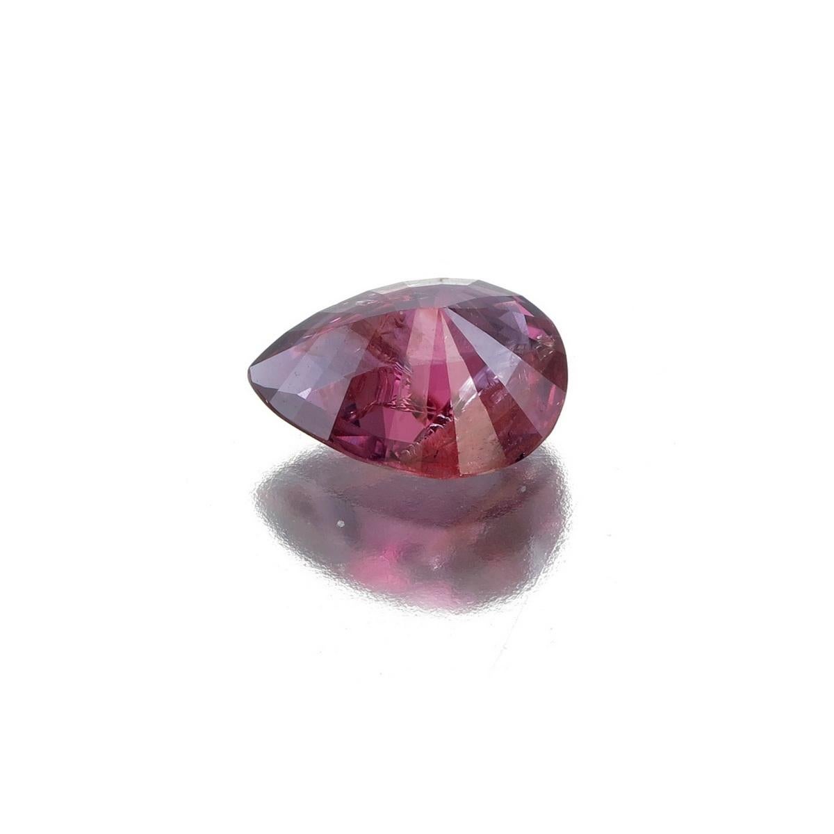 Women's 1.81 Carat Vivid Red Natural Spinel from Burma For Sale