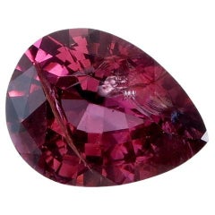 Spinelle naturelle rouge vif de 1,81 carat provenant de Birmanie