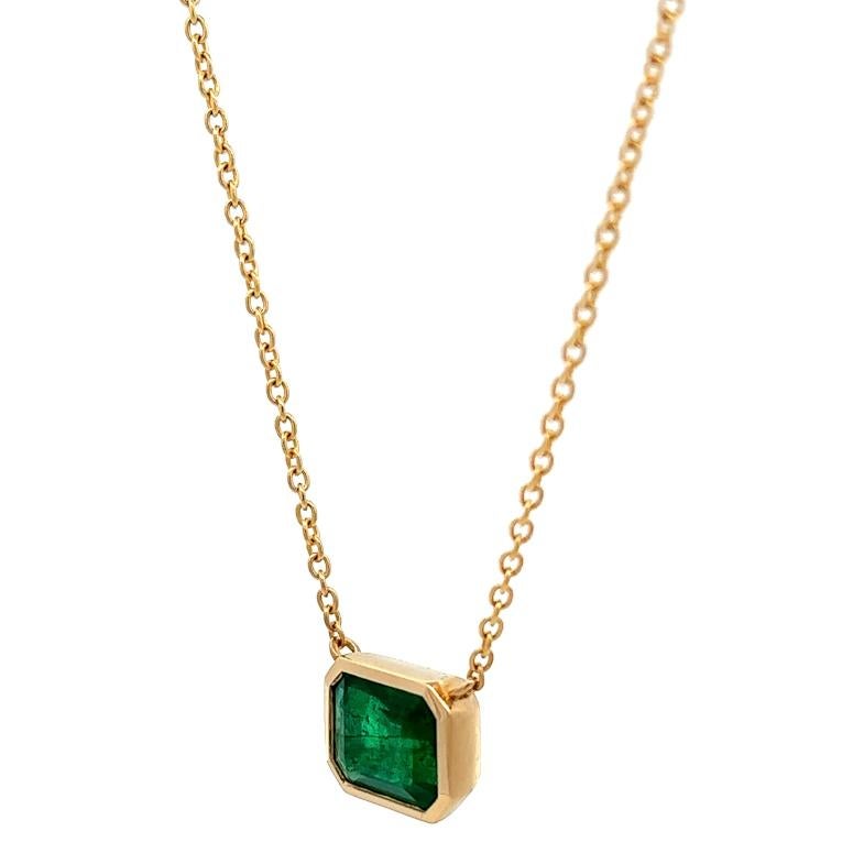 Women's or Men's 1.81 Carats Emerald 18 Karat Yellow Gold Bezel Set Chain Necklace