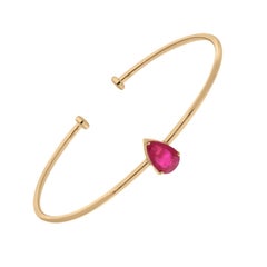 1.81 Ct Pear Cut Red Gemstone Solitaire Open Cuff Bangle 18K Yellow Gold 57mm
