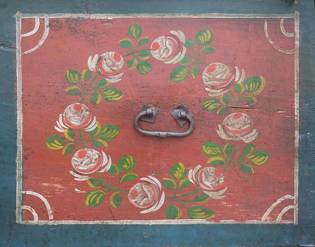 1810 Blu Floral Painted Blanket Chest 4