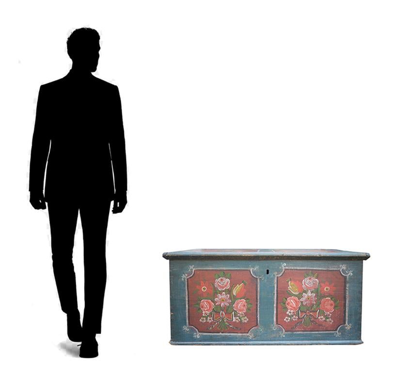 1810 Blu Floral Painted Blanket Chest 6