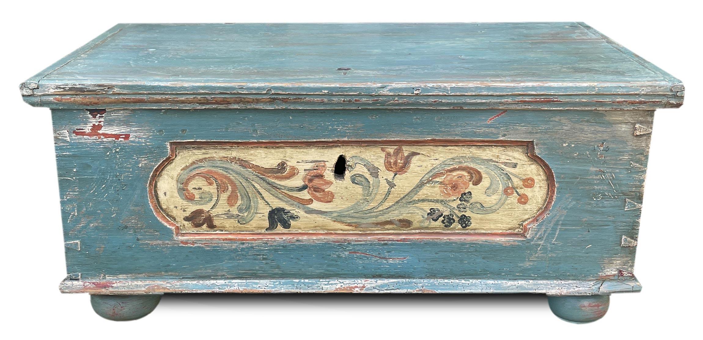 1850 Blue Floral Panted Blanket Chest 5