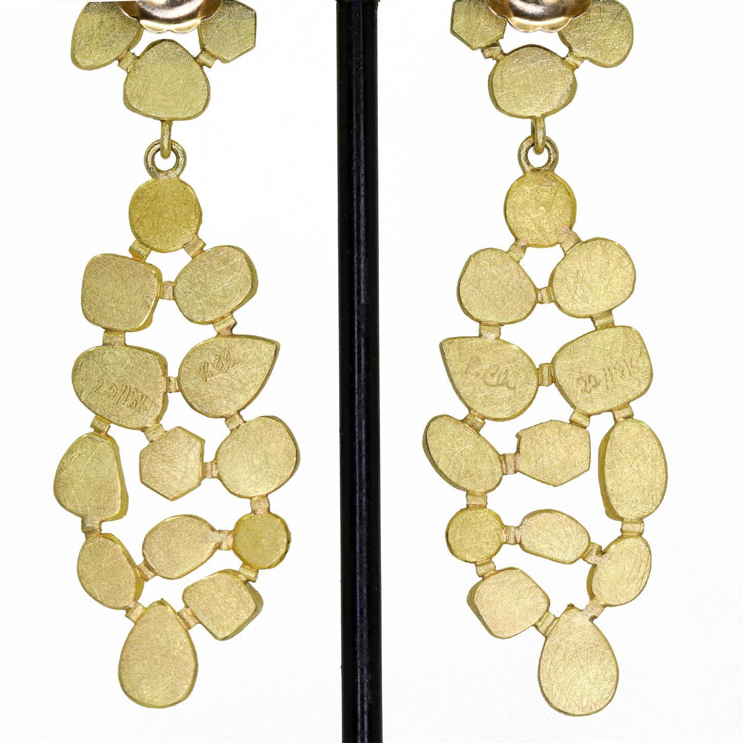 Taille mixte Boucles d'oreilles en or à diamants bruts de 18,10 carats, taille rose, Petra Class 2023 en vente