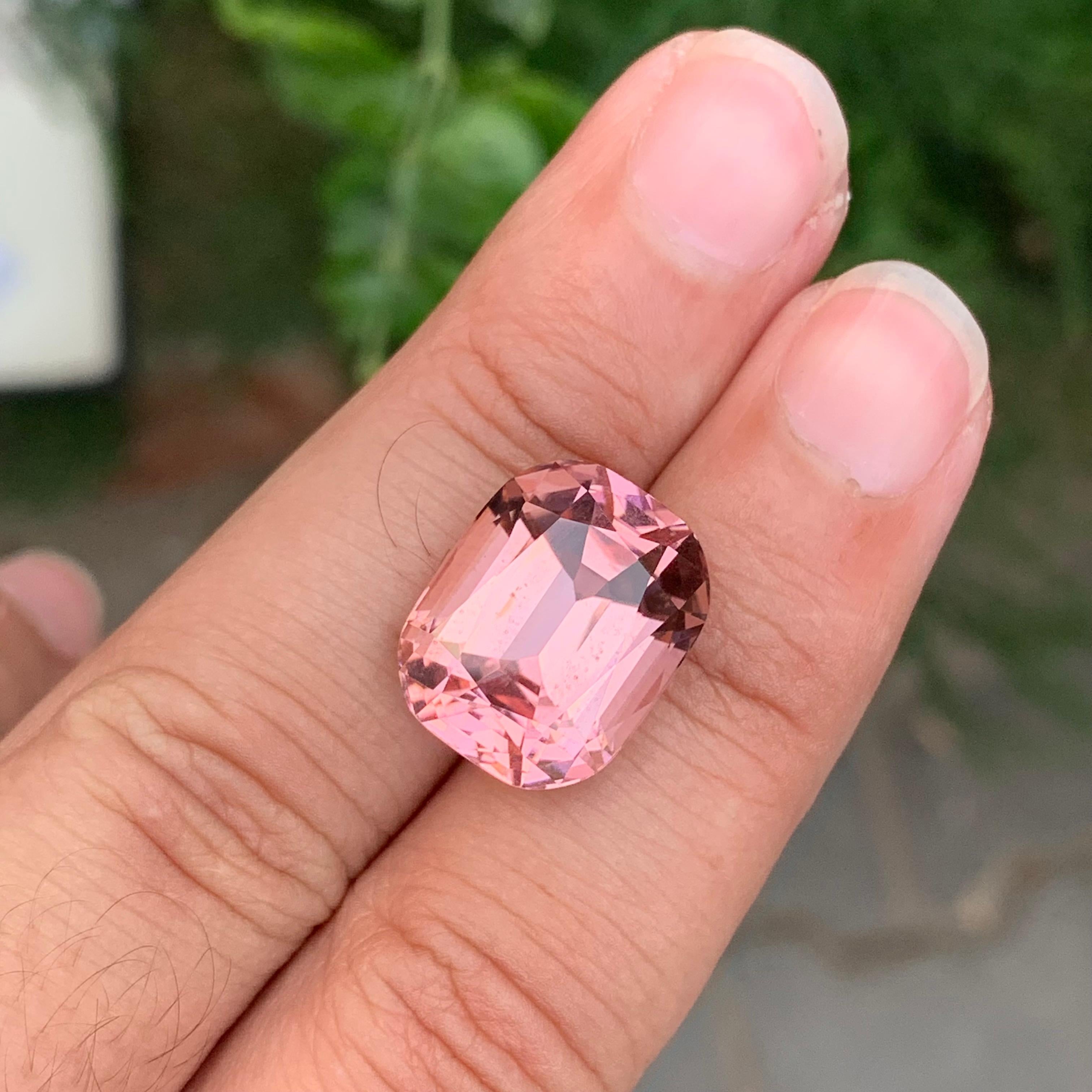 Pierre précieuse taille coussin en tourmaline rose pêche naturelle non sertie de 18.10 carats en vente 4