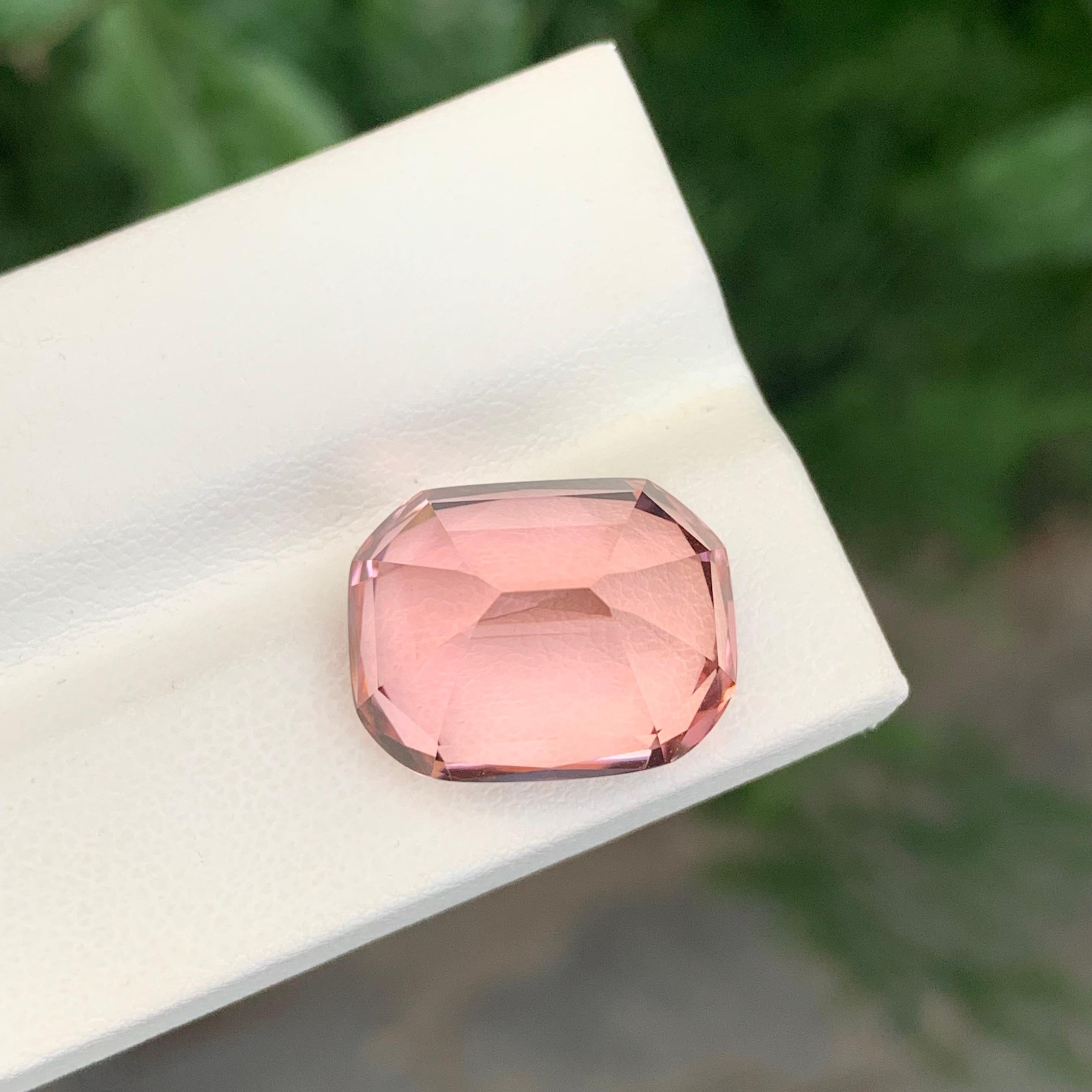 Pierre précieuse taille coussin en tourmaline rose pêche naturelle non sertie de 18.10 carats en vente 3