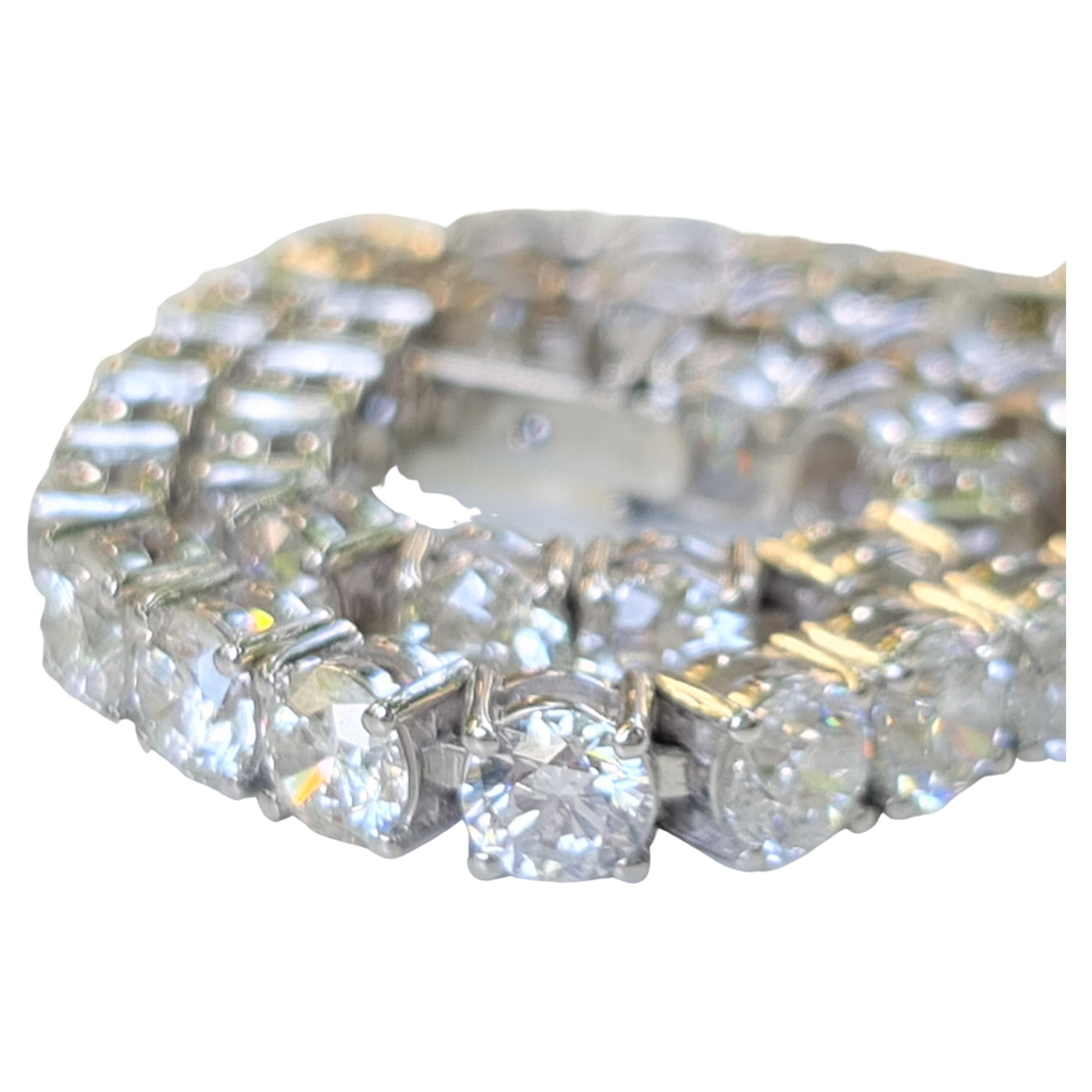 18.10 Carat Tennis Diamond Bracelet 18K White Gold For Sale