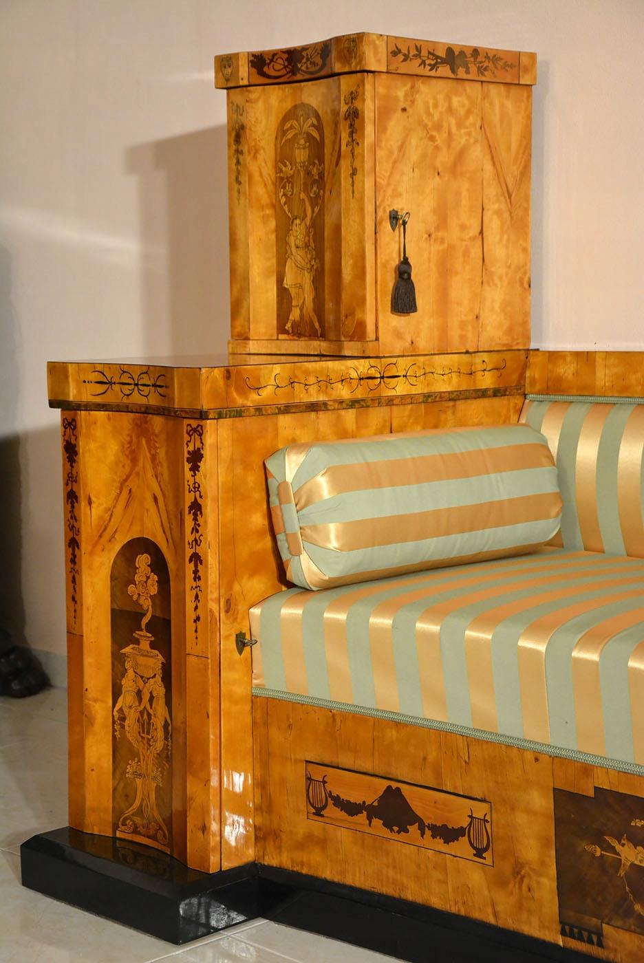 1810 Transition Period Empire / Biedermeier Sofa / Couch Inlaid Birch Veneer For Sale 10