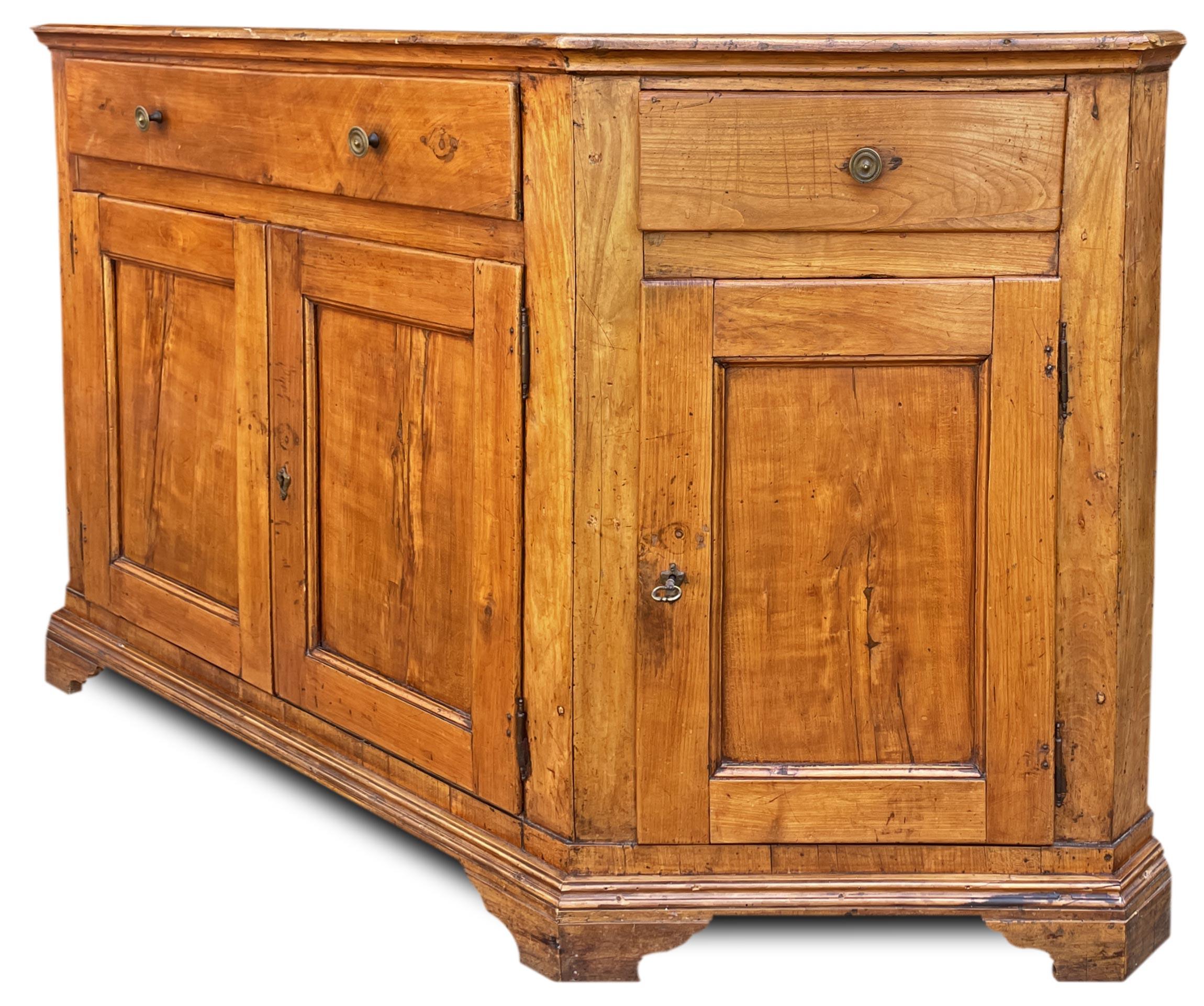 Venezianisches Sideboard „Scantonata“ aus Kirschbaumholz, 1810 im Angebot 1