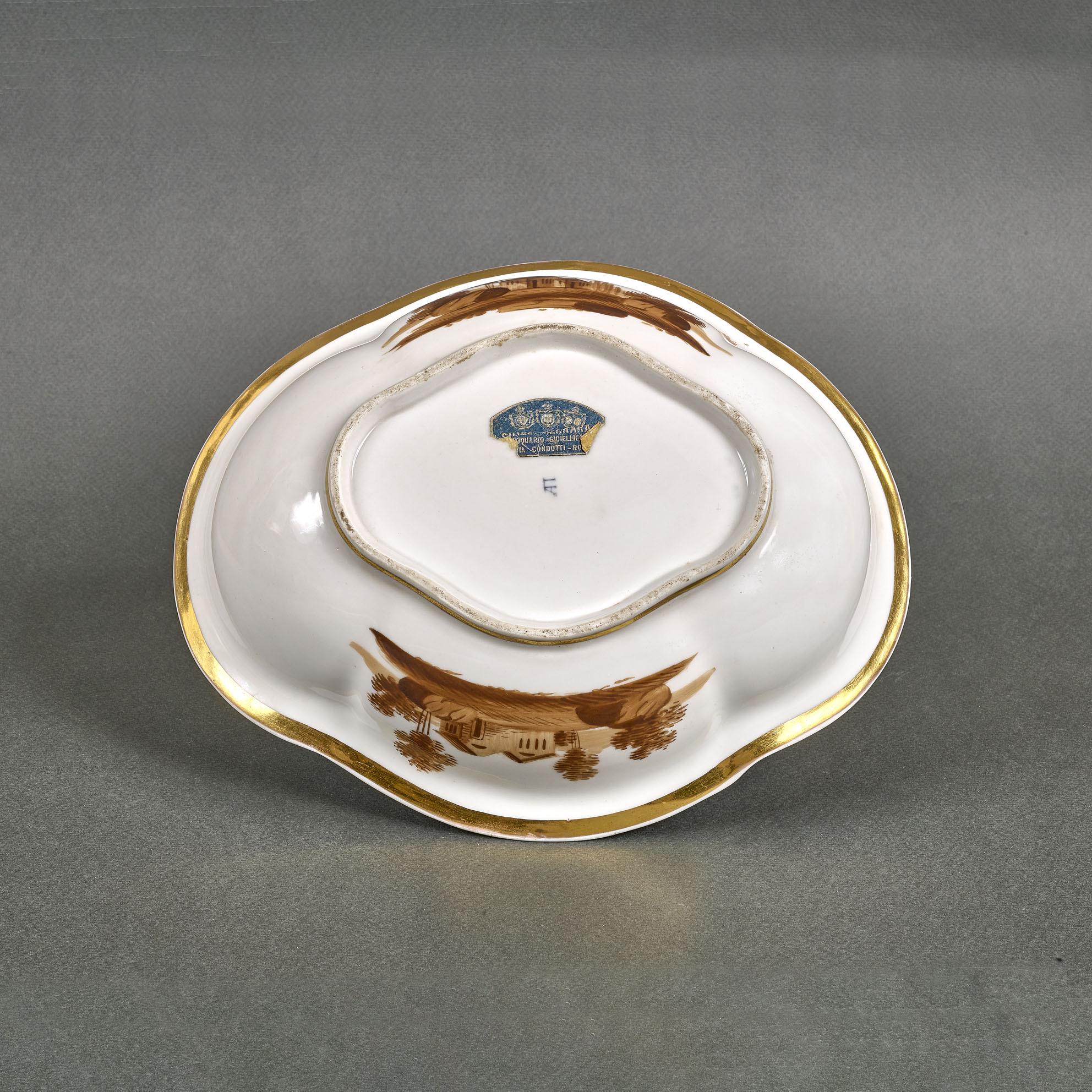 Centre de table Empire 1810 en porcelaine marquée à la main Bon état - En vente à Roma, IT