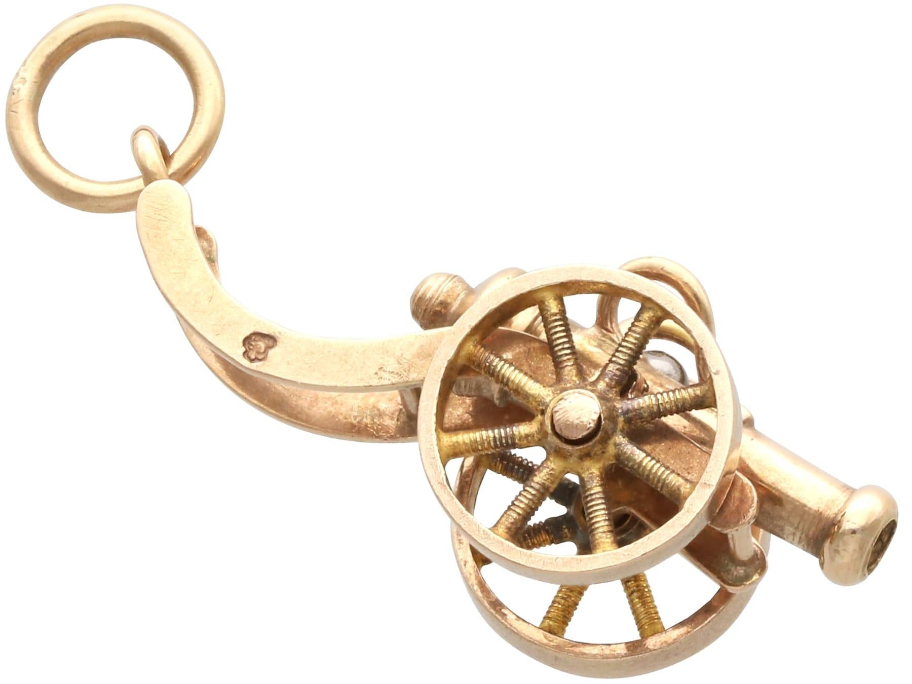 1810s French Yellow Gold Bracelet Charms Napoleonic Hussar For Sale 7