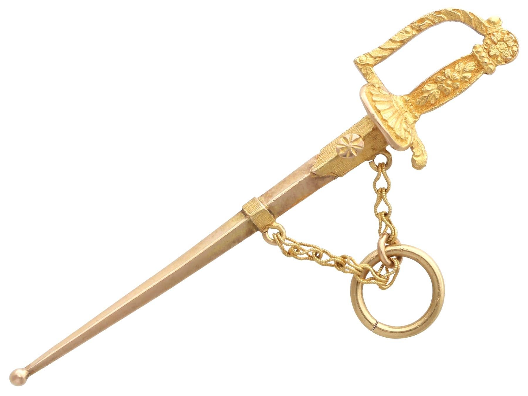 1810s French Yellow Gold Bracelet Charms Napoleonic Hussar For Sale 8