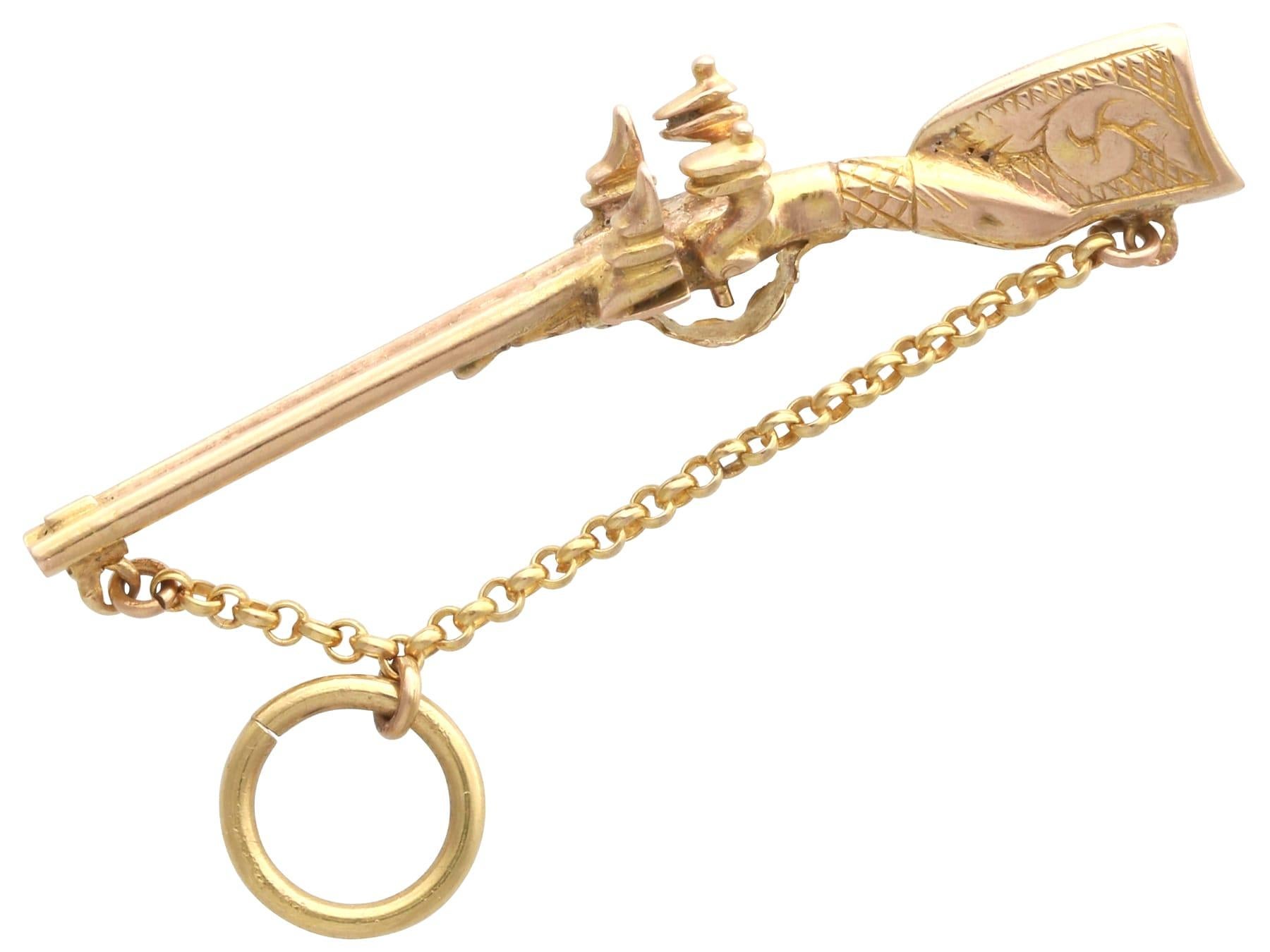 1810s French Yellow Gold Bracelet Charms Napoleonic Hussar For Sale 9