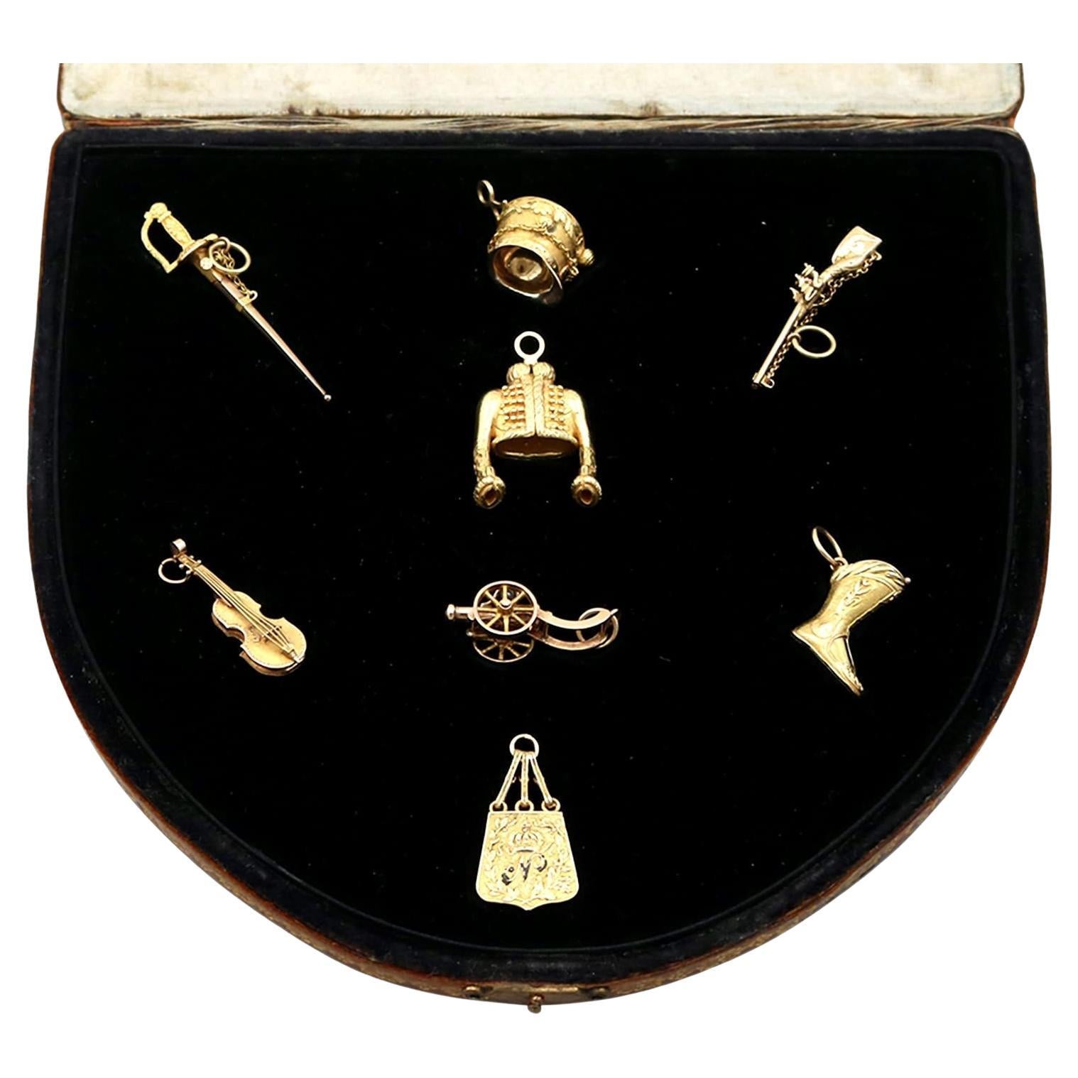 1810s French Yellow Gold Bracelet Charms Napoleonic Hussar For Sale