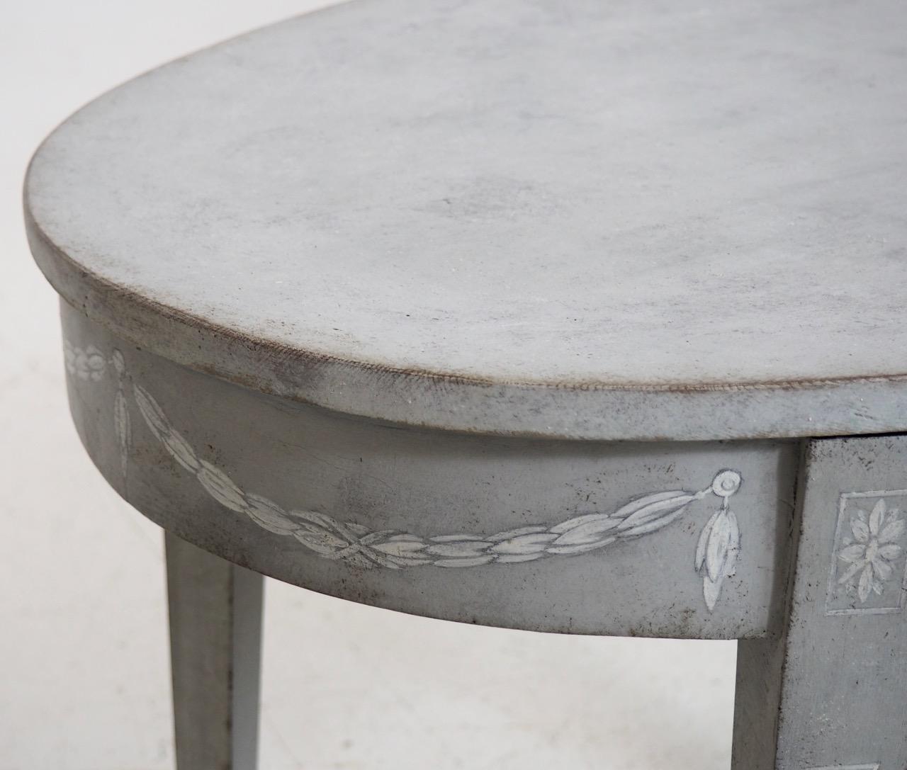 1810s Gustavian Freestanding Center-Table In Good Condition In Aalsgaarde, DK