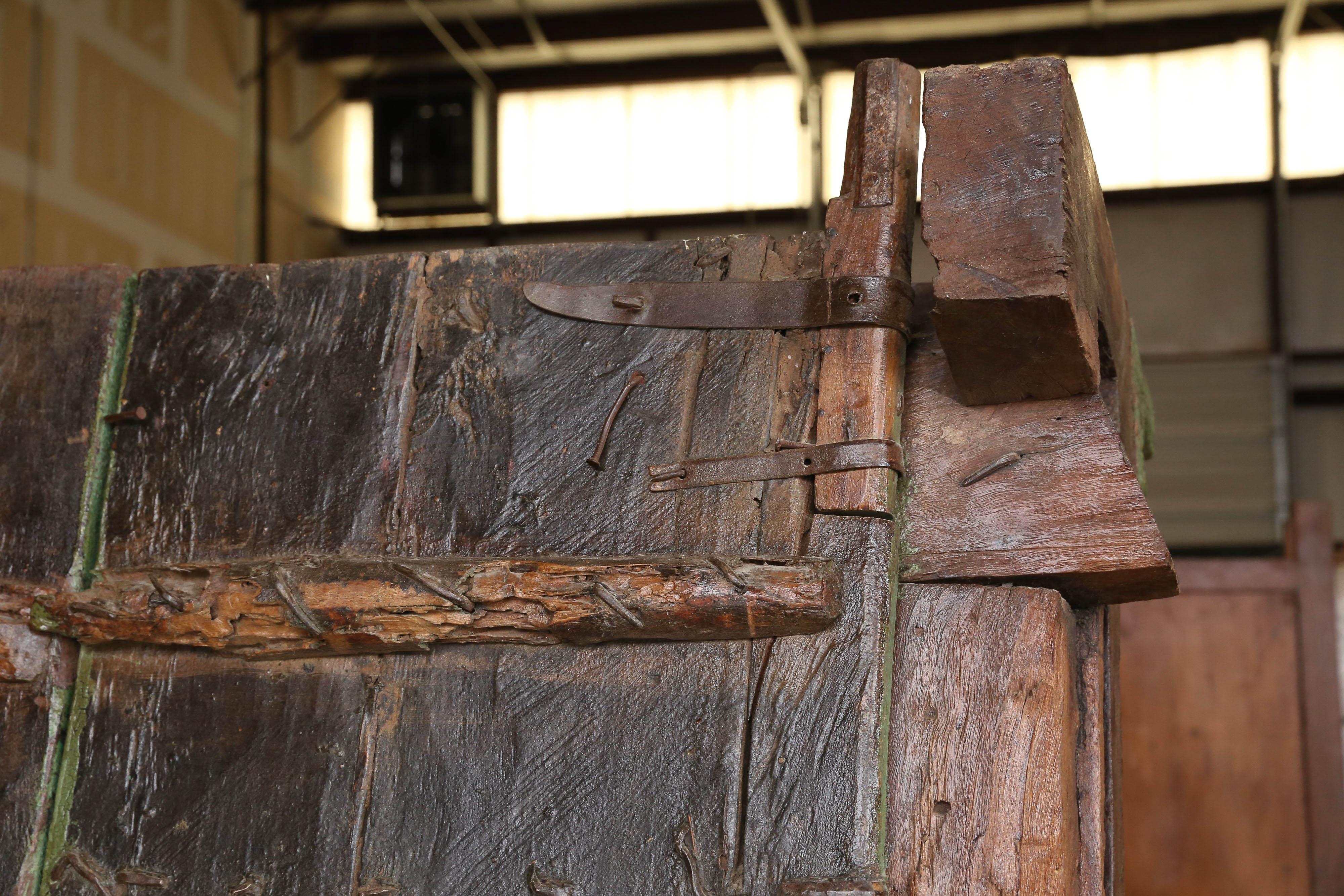 1810s Solid Teak Wood Painted Interior Door from a Prominent Farm House in Goa 4