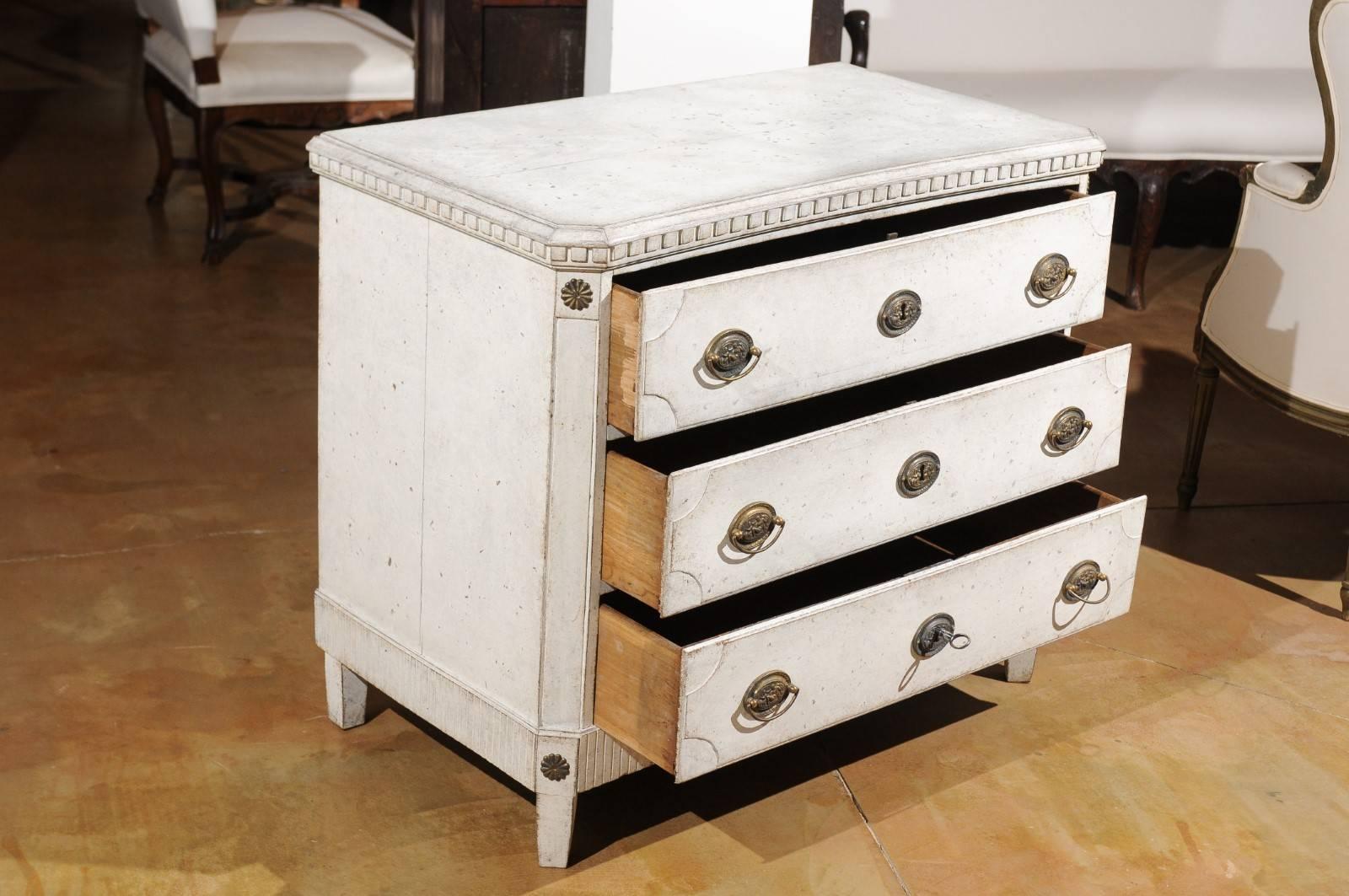 Hand-Painted 1810s Swedish Gustavian Period Painted Commode with Dentil Molding and Rosettes