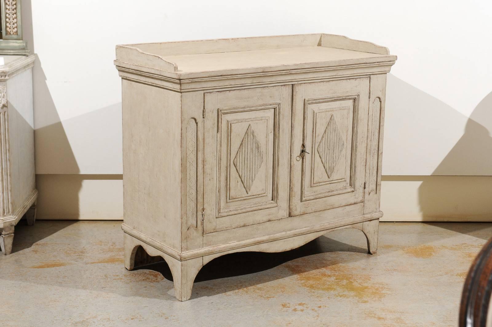 Wood 1810s Swedish Period Gustavian Painted Sideboard with Reeded Diamond Motifs