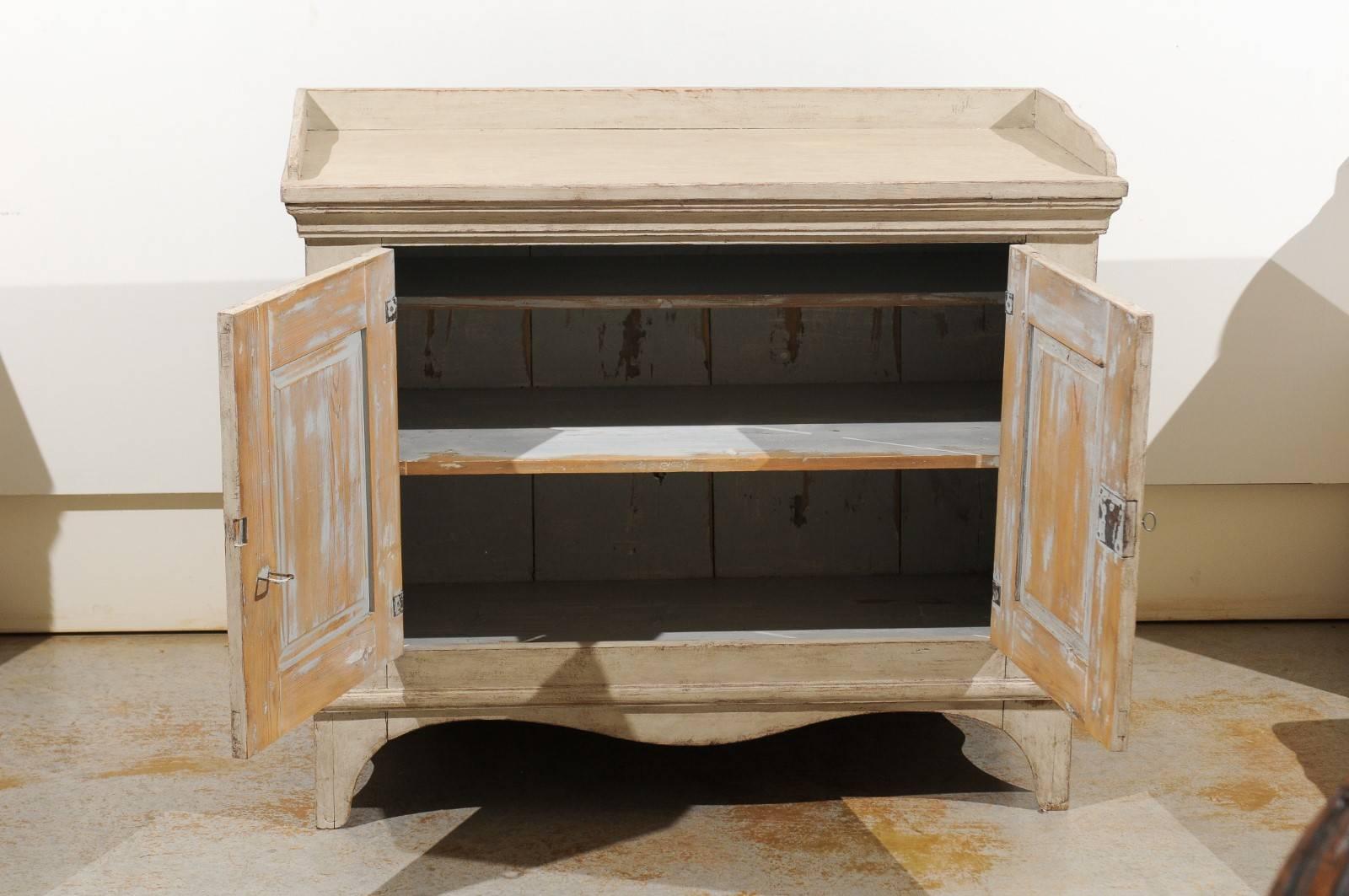 1810s Swedish Period Gustavian Painted Sideboard with Reeded Diamond Motifs 1