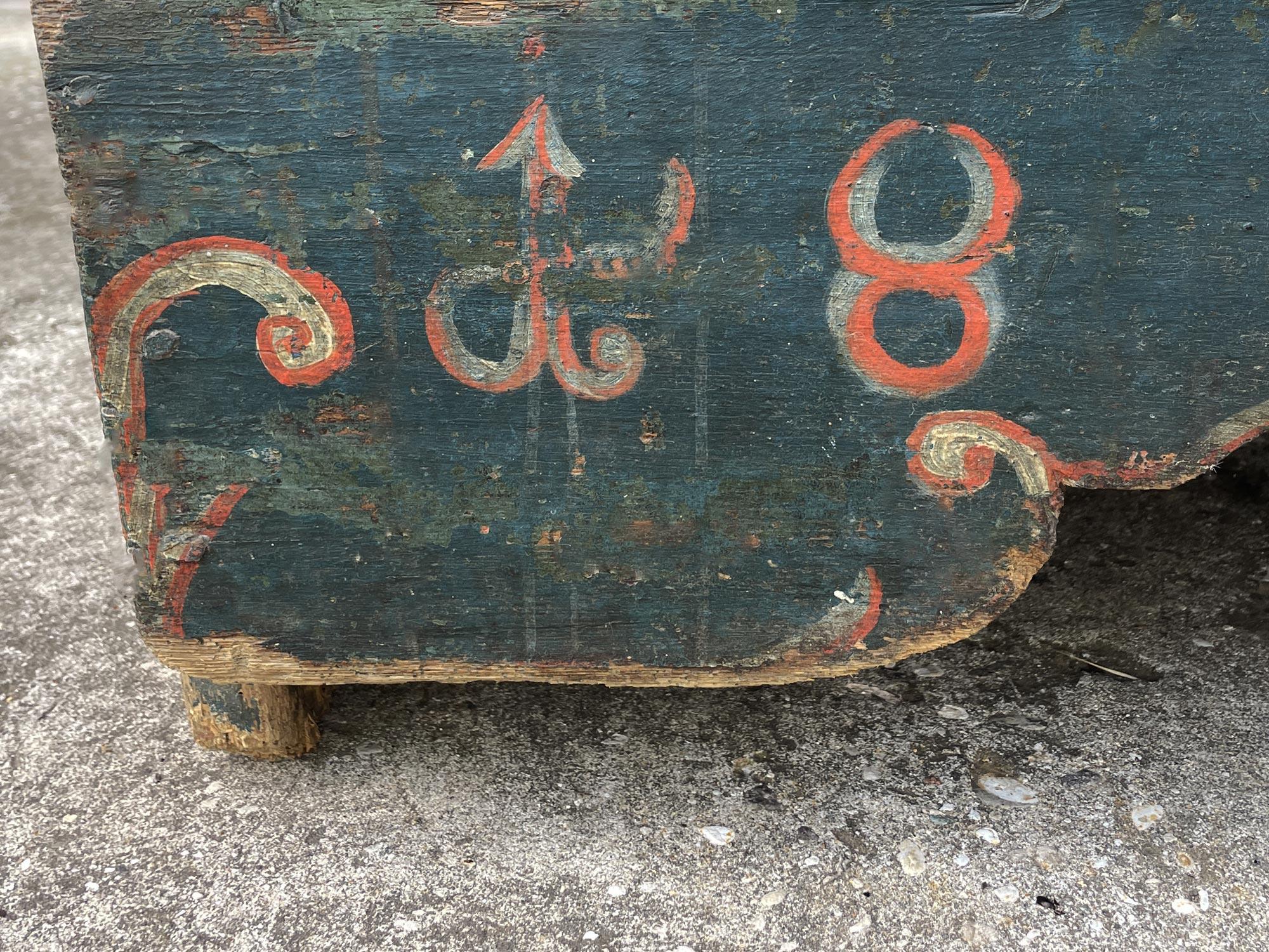 1812 Blue Floral Panted Blanket Chest 2