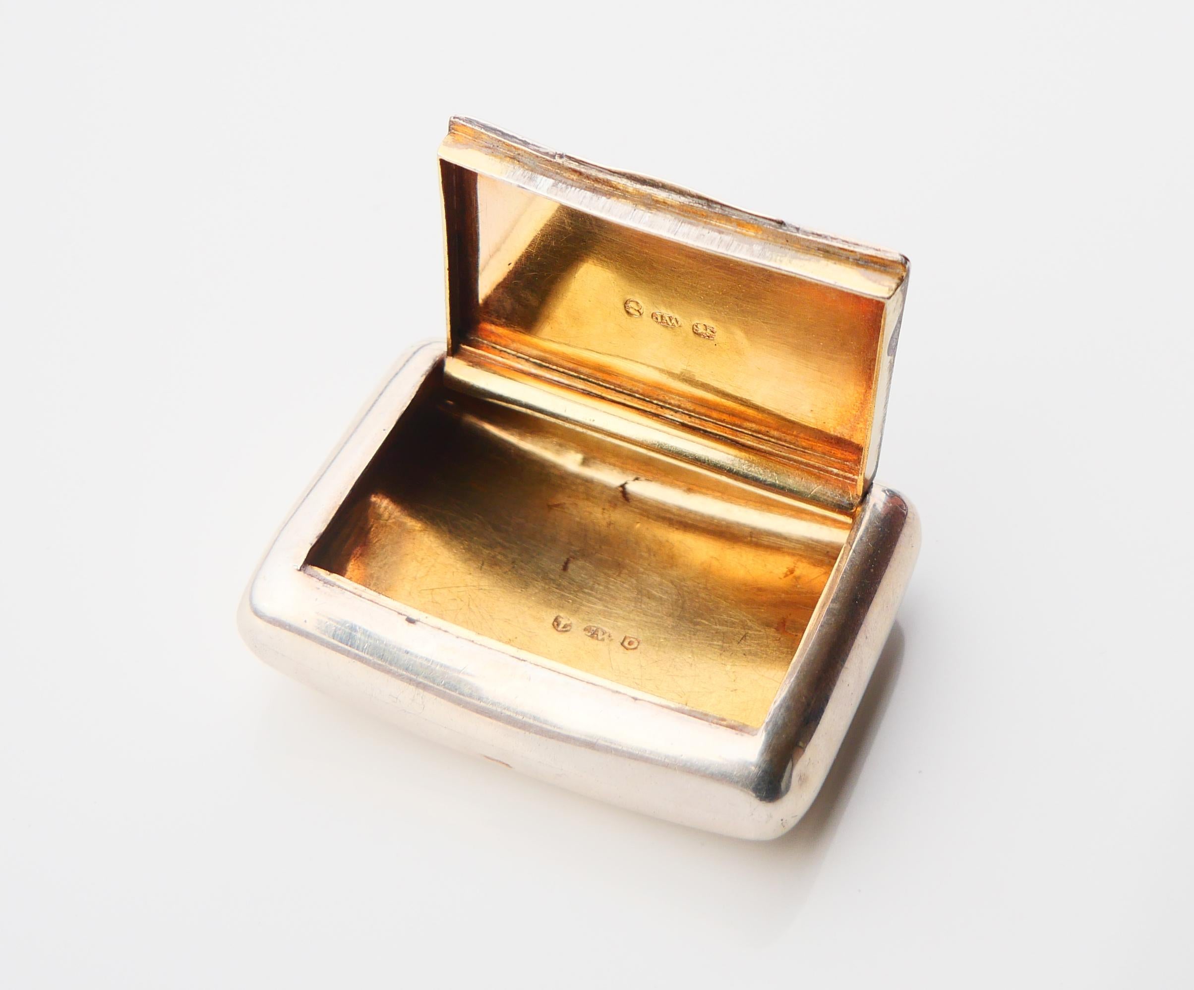 1812 George III British Gilt Sterling Silver Box Pill Snuff Box / 64gr Unisexe en vente
