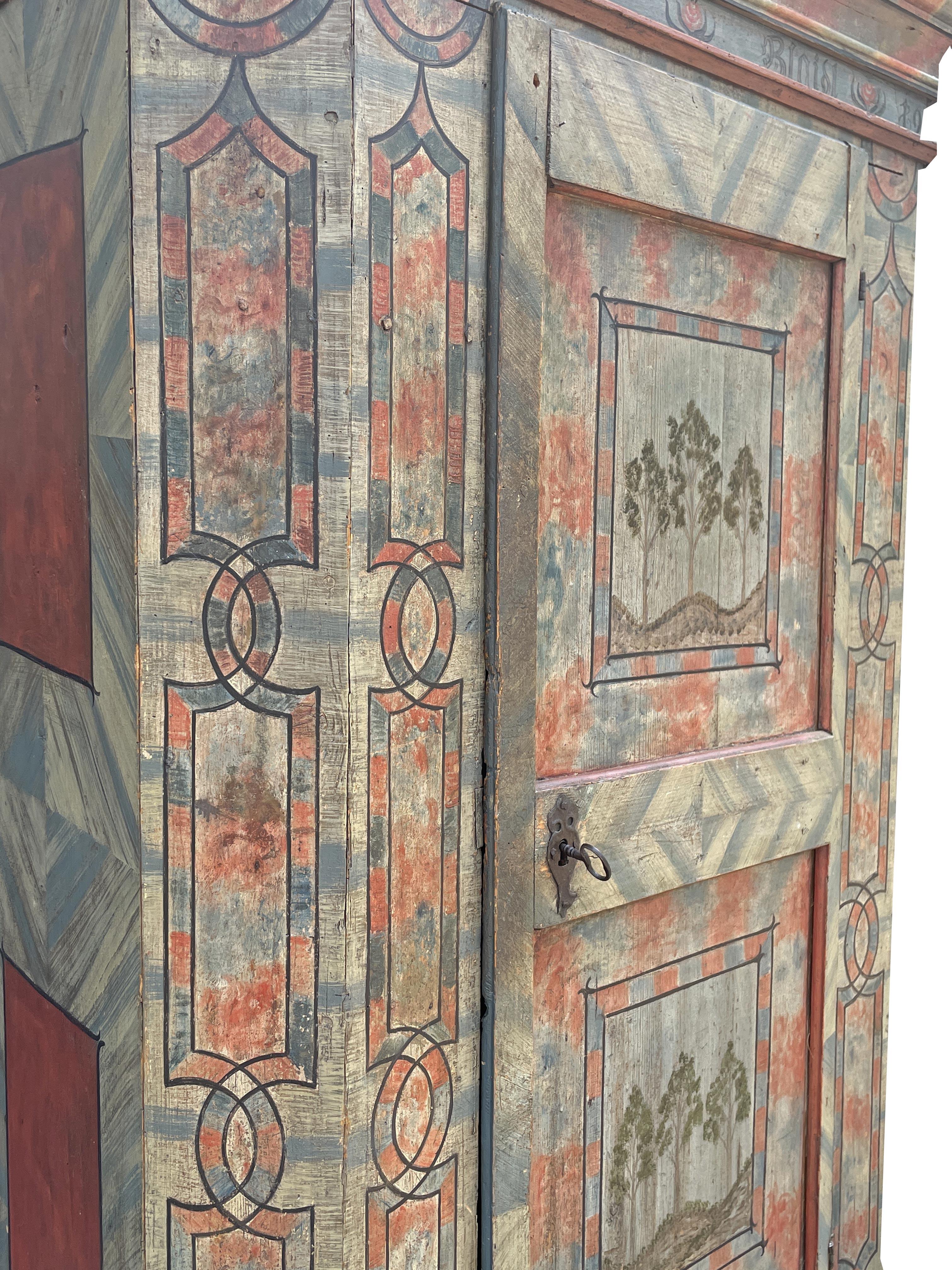 Armoire alpine peinte en 1812 Light en vente 8