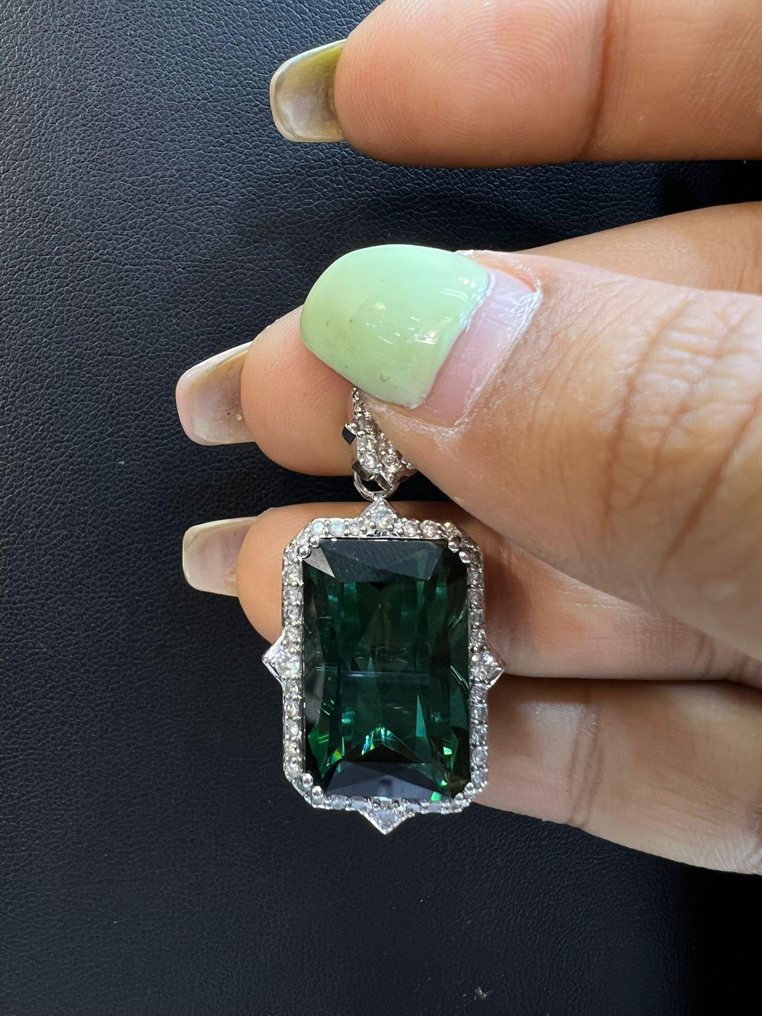 18.12ct Natural Green Tourmaline 14K White Gold Pendant In Excellent Condition For Sale In LA, CA