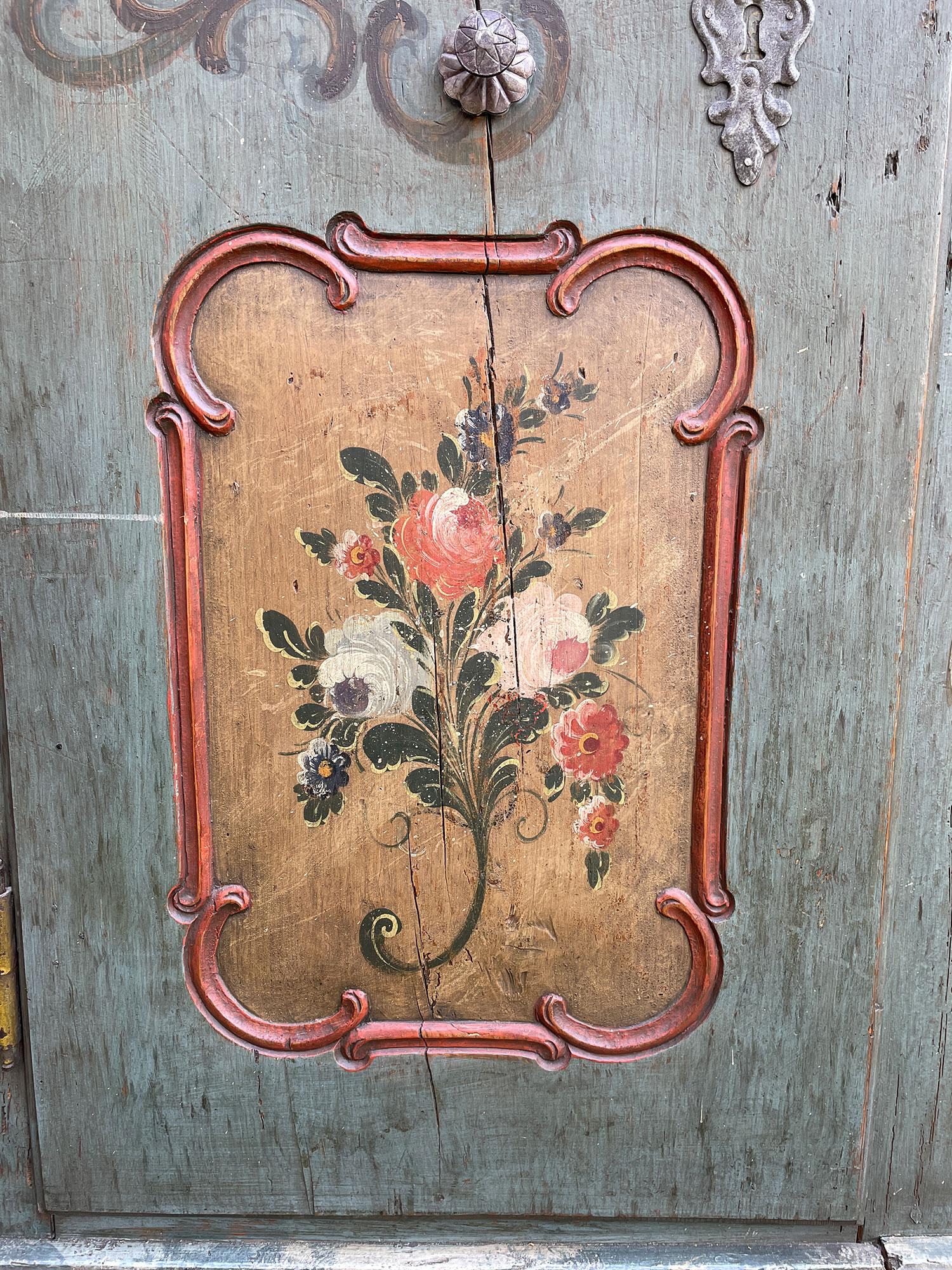 1813 Blue-Green Floral Painted Wardrobe, Alpine Region In Good Condition In Vo', Veneto