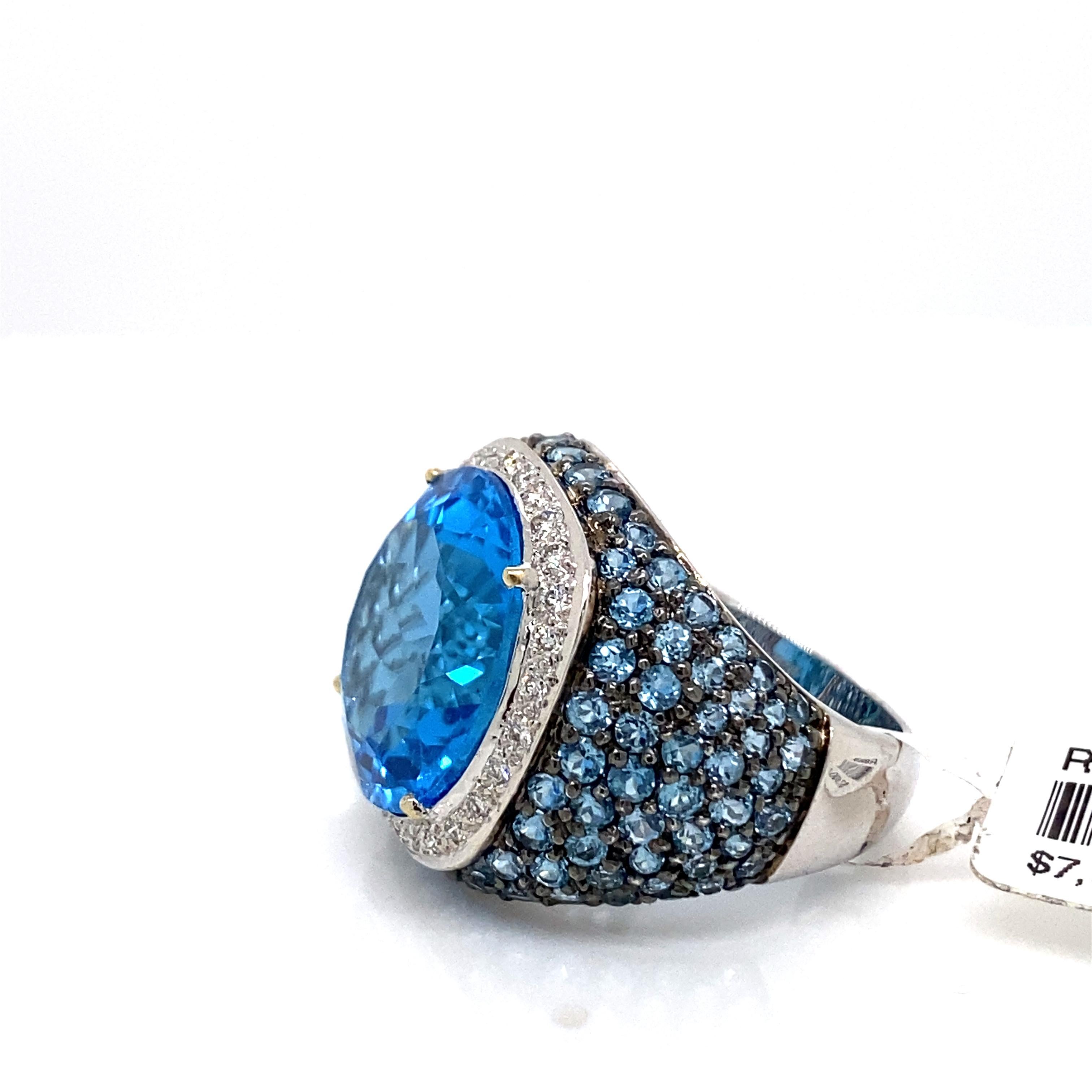 18,13 Topas mit Diamantring aus 18 Karat Weißgold (Zeitgenössisch)