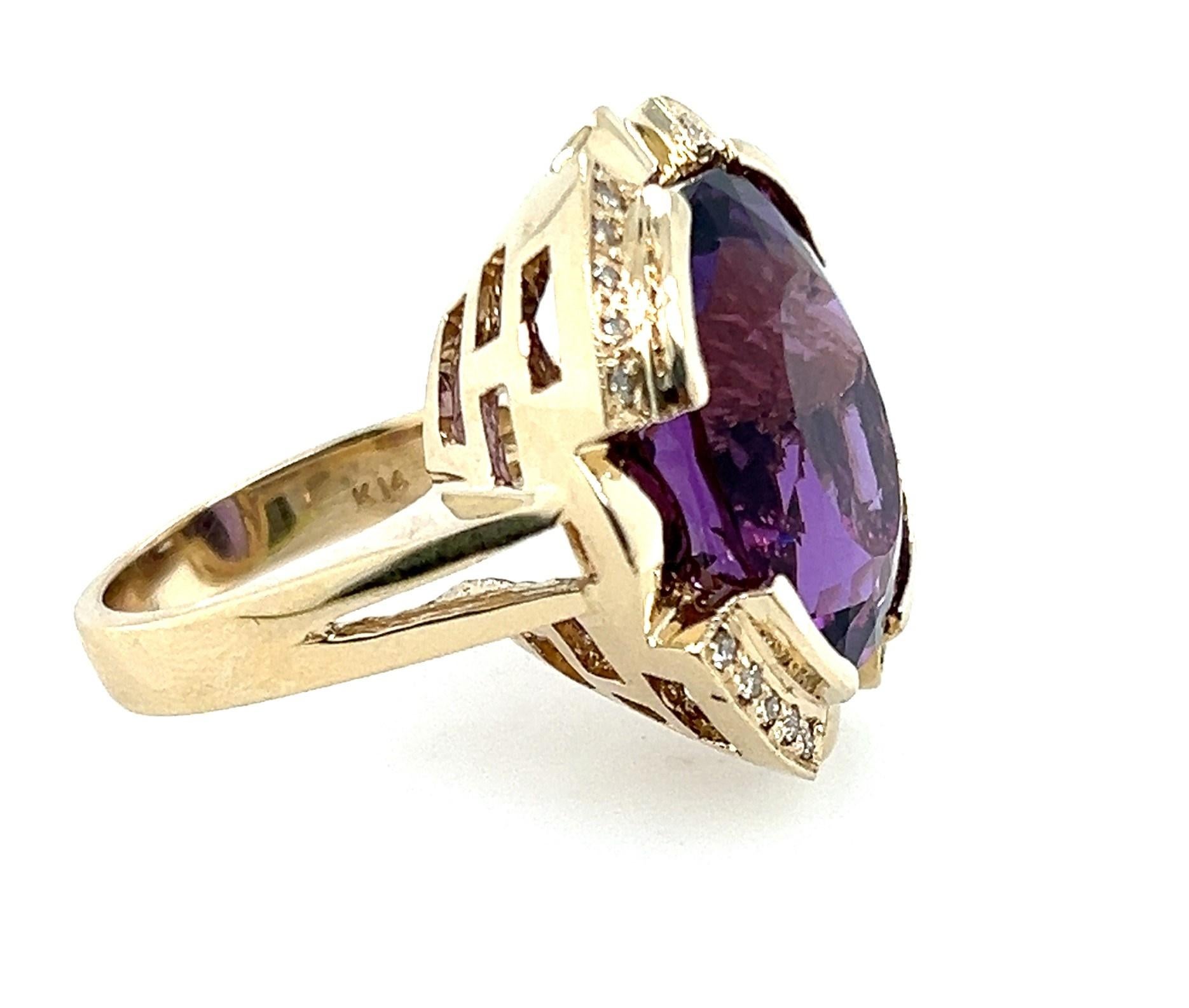 Oval Cut 18.13ct Amethyst Ring With Diamonds 