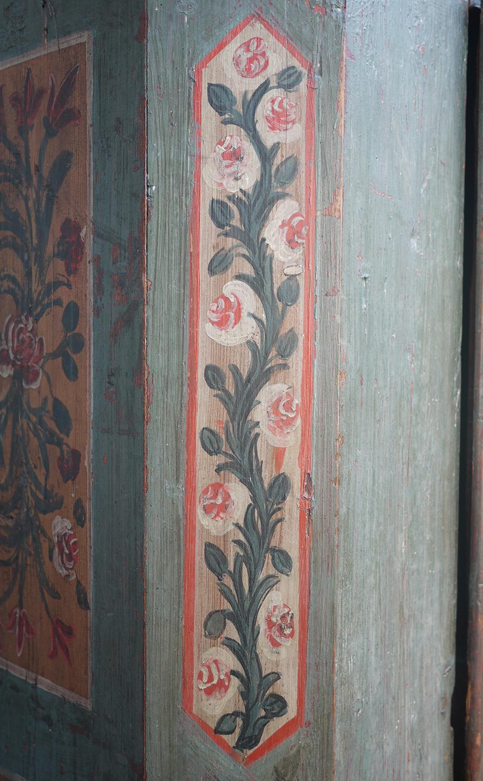 Hand-Painted 1814 cabinet - Blu Floral Hand Painted 