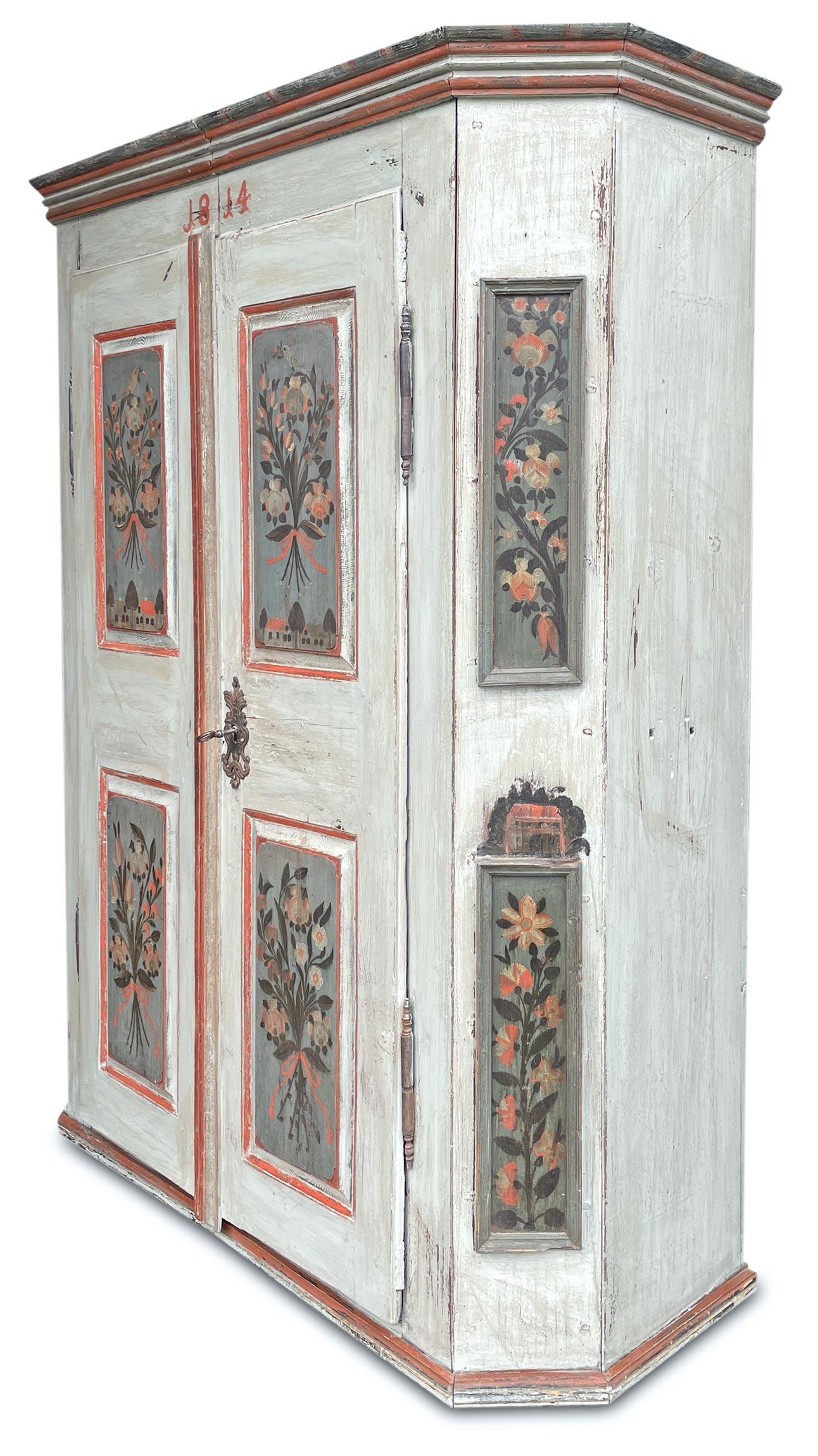 Light blue Tyrolean wardrobe dated 1814

Measurements: H.178 cm – L.132 cm (140 at the frames) – D.48 cm (52 at the frames)

Tyrolean wardrobe, with two doors, entirely painted in light blue. On the doors, four diamond and ashlar mirrors enclose
