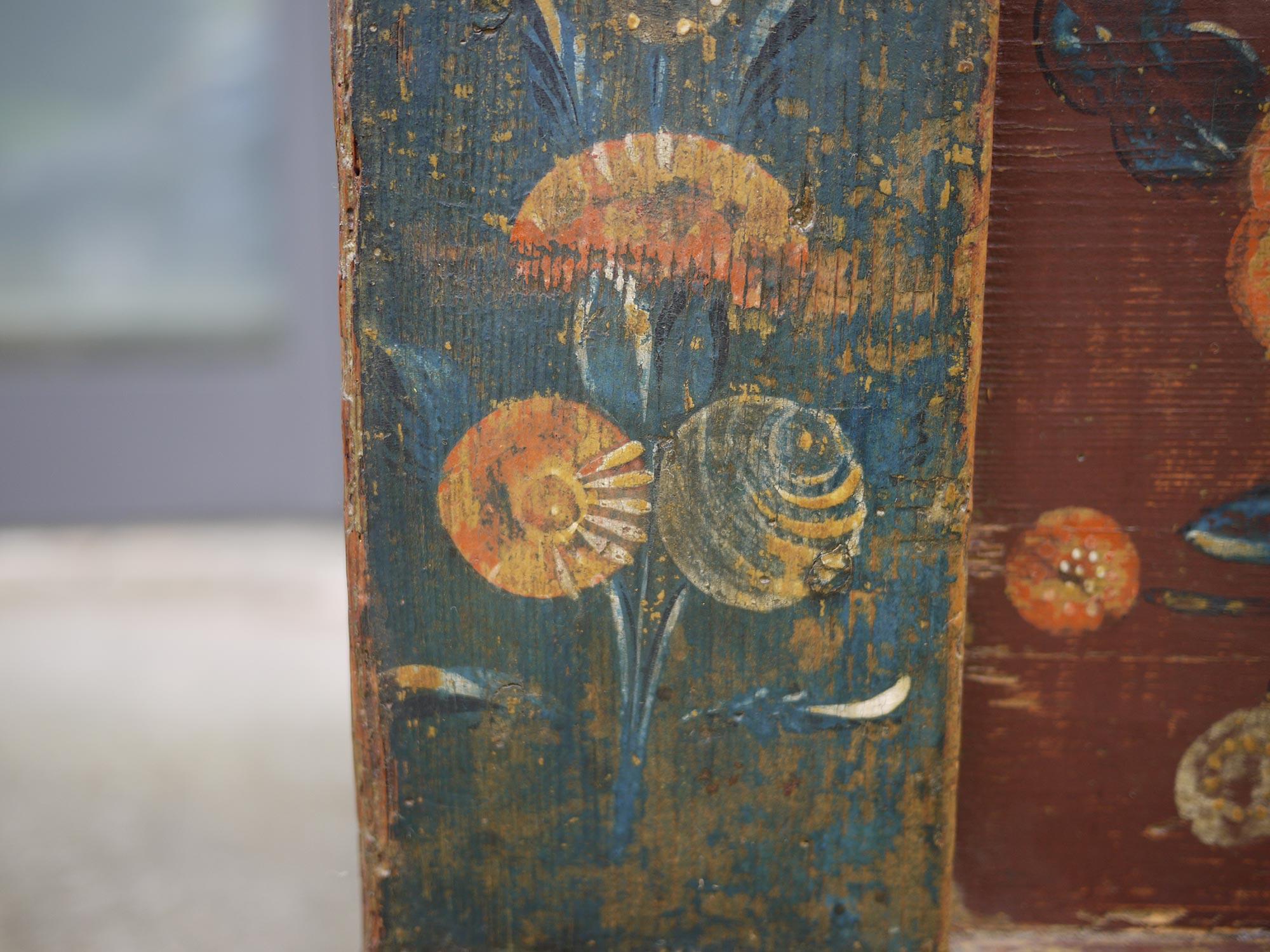 1814 red and blue Blanket Chest Floral Painted For Sale 10