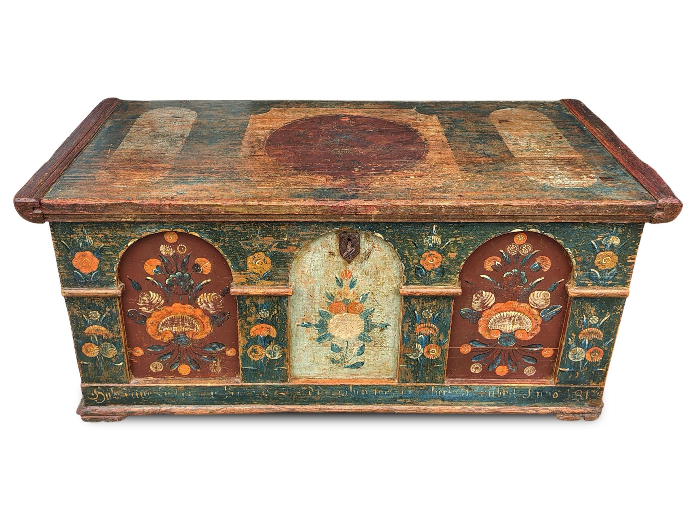 Other 1814 red and blue Blanket Chest Floral Painted For Sale
