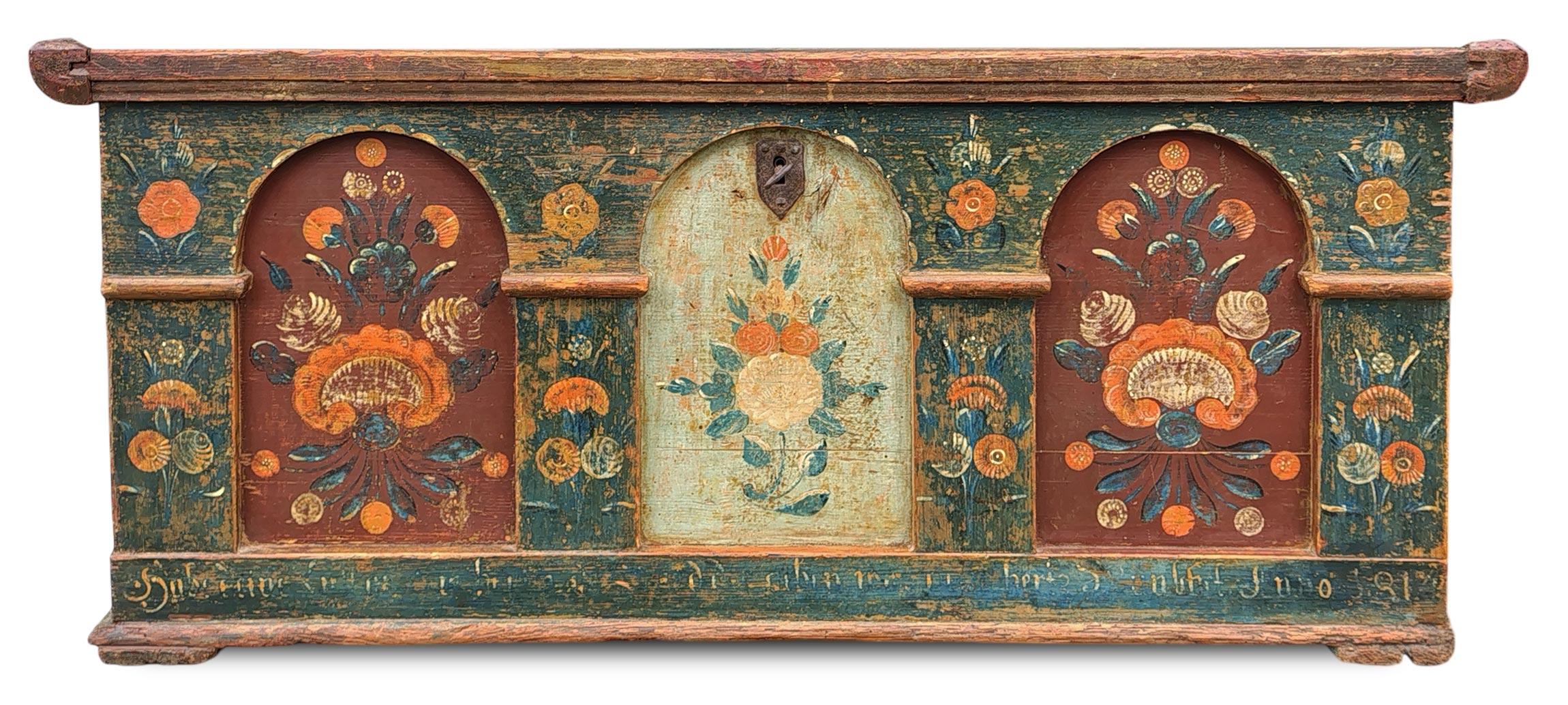 Early 19th Century 1814 red and blue Blanket Chest Floral Painted For Sale