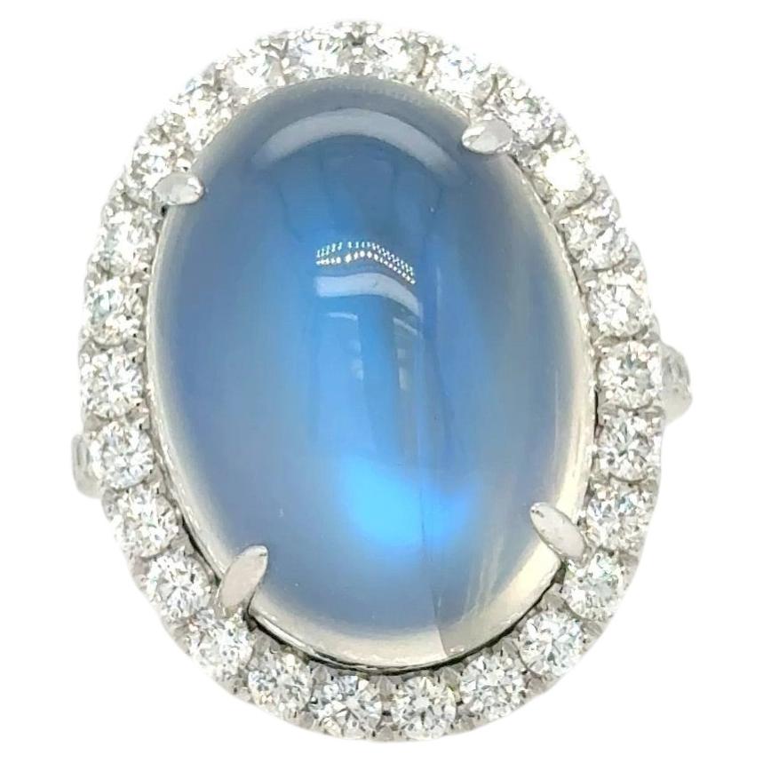 Anello con diamante e pietra di luna arcobaleno da 18,15 carati con taglio cabochon