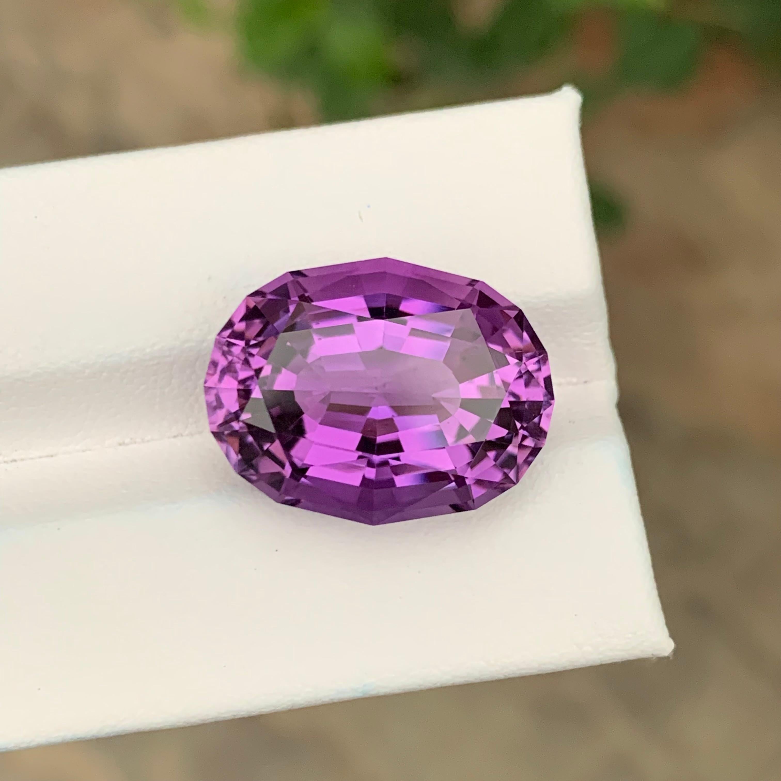 18.15 Carats Oval Shape Loose Amethyst Gemstone For Sale 8