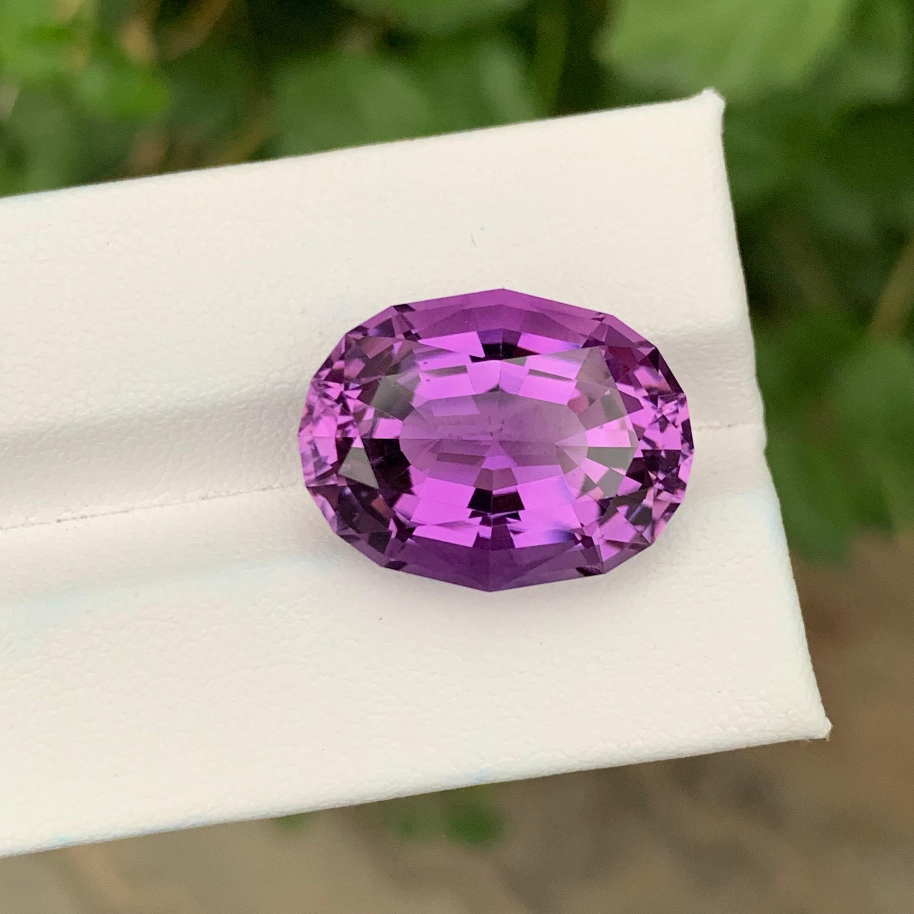 Arts and Crafts 18.15 Carats Oval Shape Loose Amethyst Gemstone For Sale